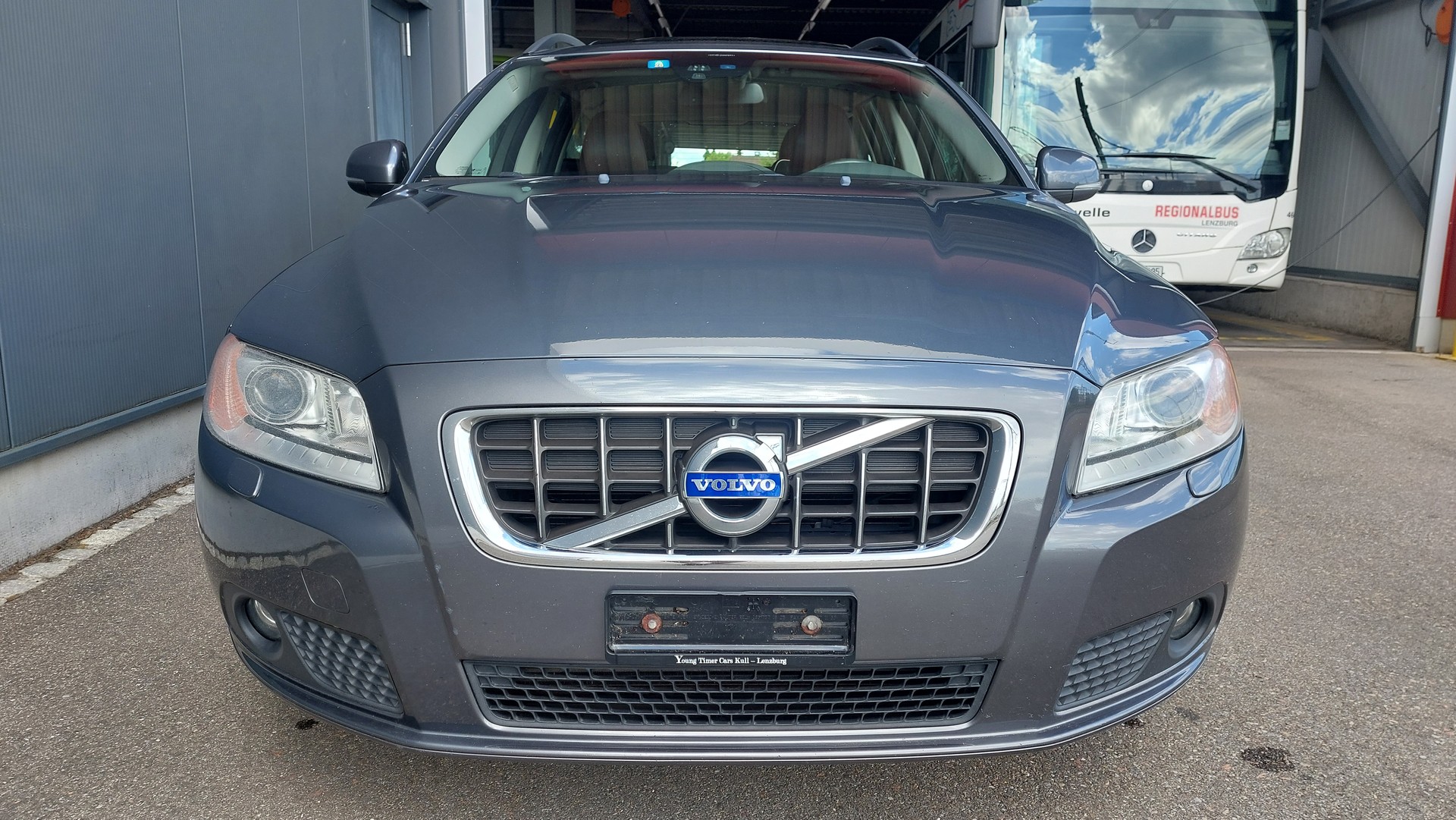 VOLVO V70 D2 Momentum