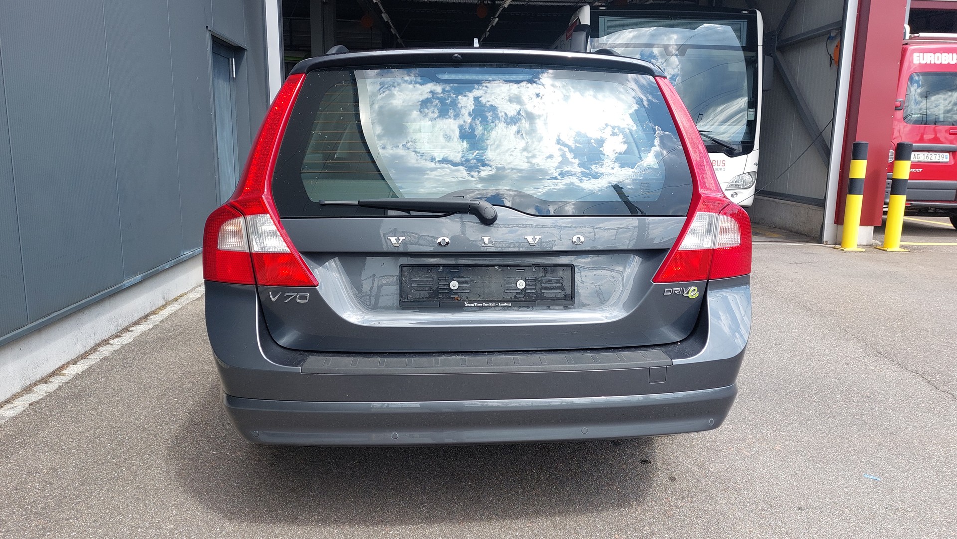 VOLVO V70 D2 Momentum-image-4