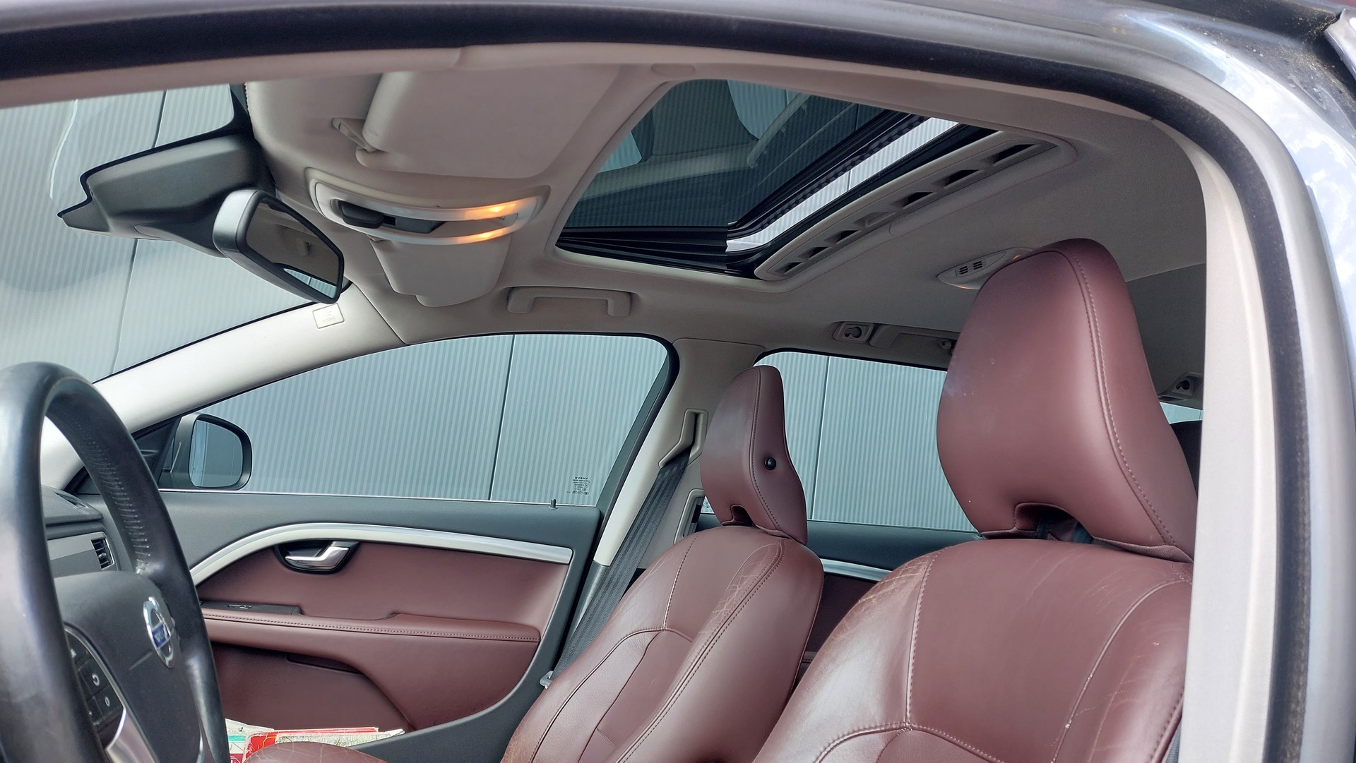 VOLVO V70 D2 Momentum-image-11