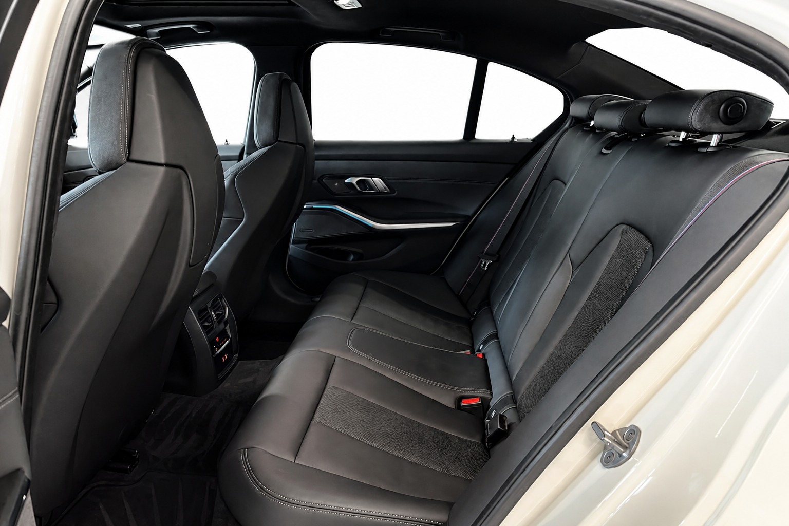 BMW M3 Competition LCI2 M-Steptronic-image-24
