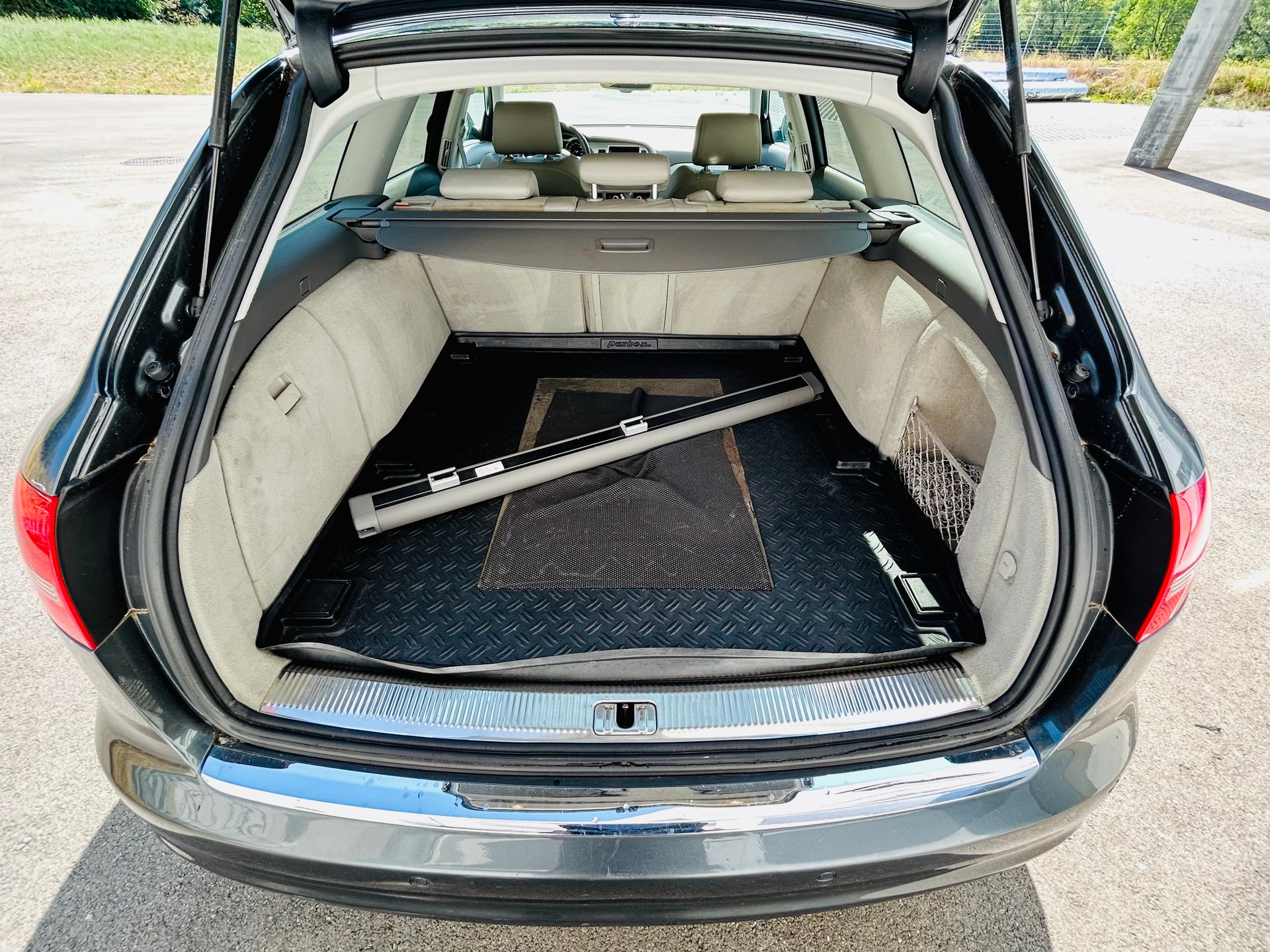 AUDI A6 Avant 3.0 V6 TDI quattro tiptronic-image-12