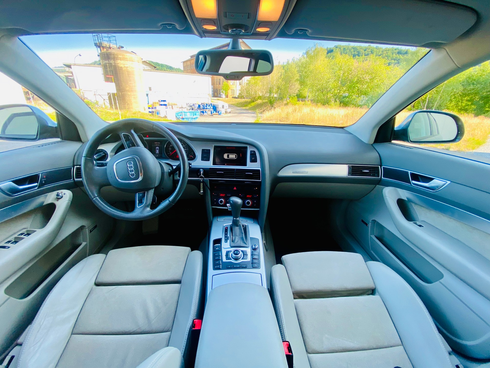 AUDI A6 Avant 3.0 V6 TDI quattro tiptronic-image-13