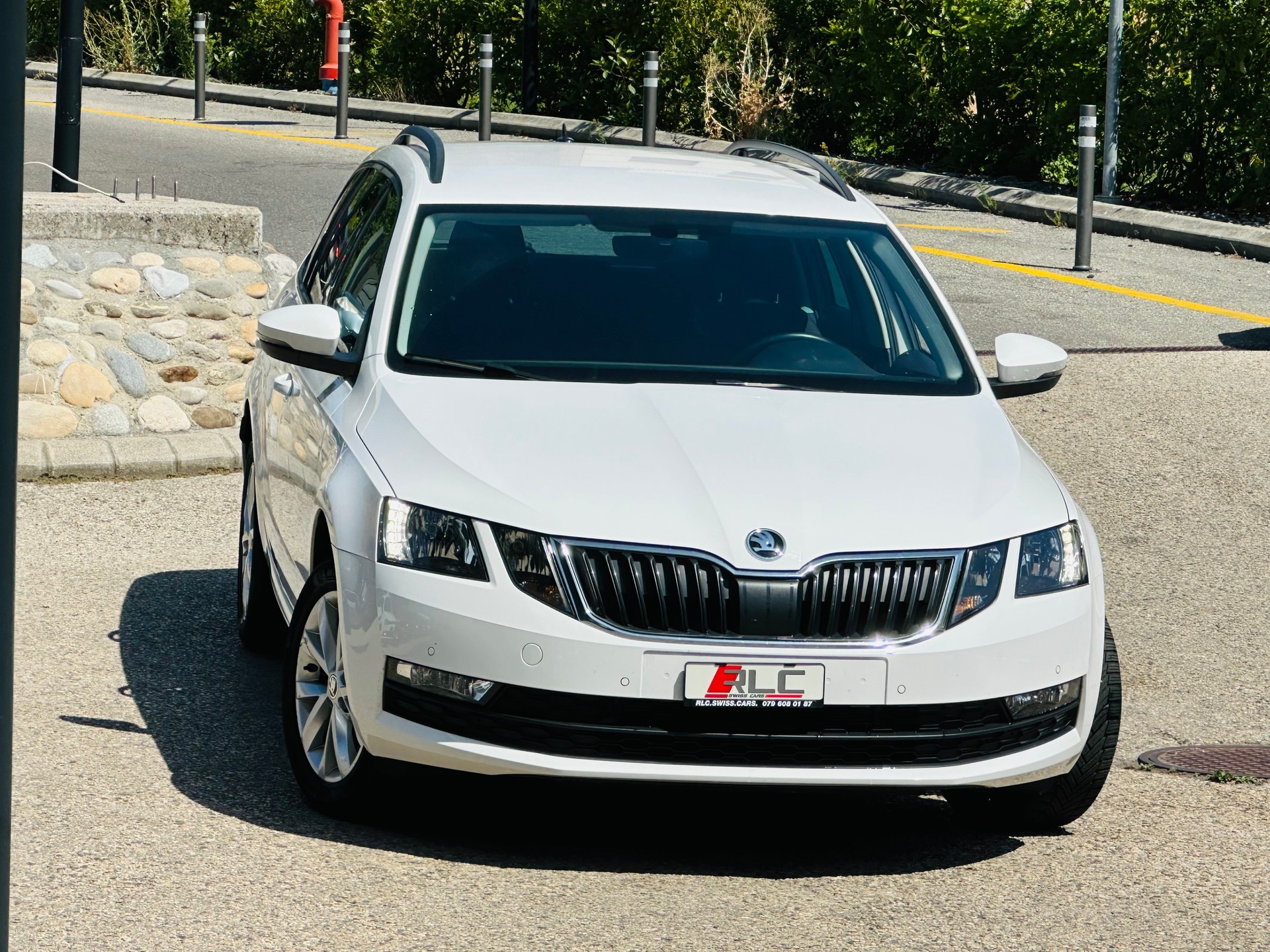 SKODA Octavia Combi 2.0 TDI Ambition 4x4-image-2