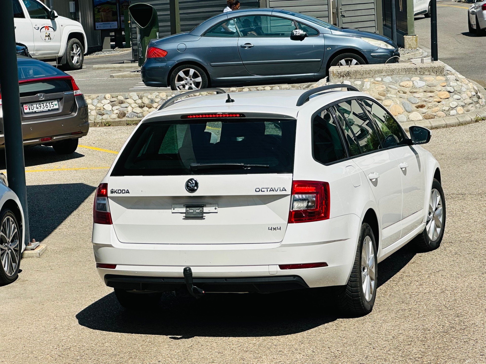 SKODA Octavia Combi 2.0 TDI Ambition 4x4-image-8