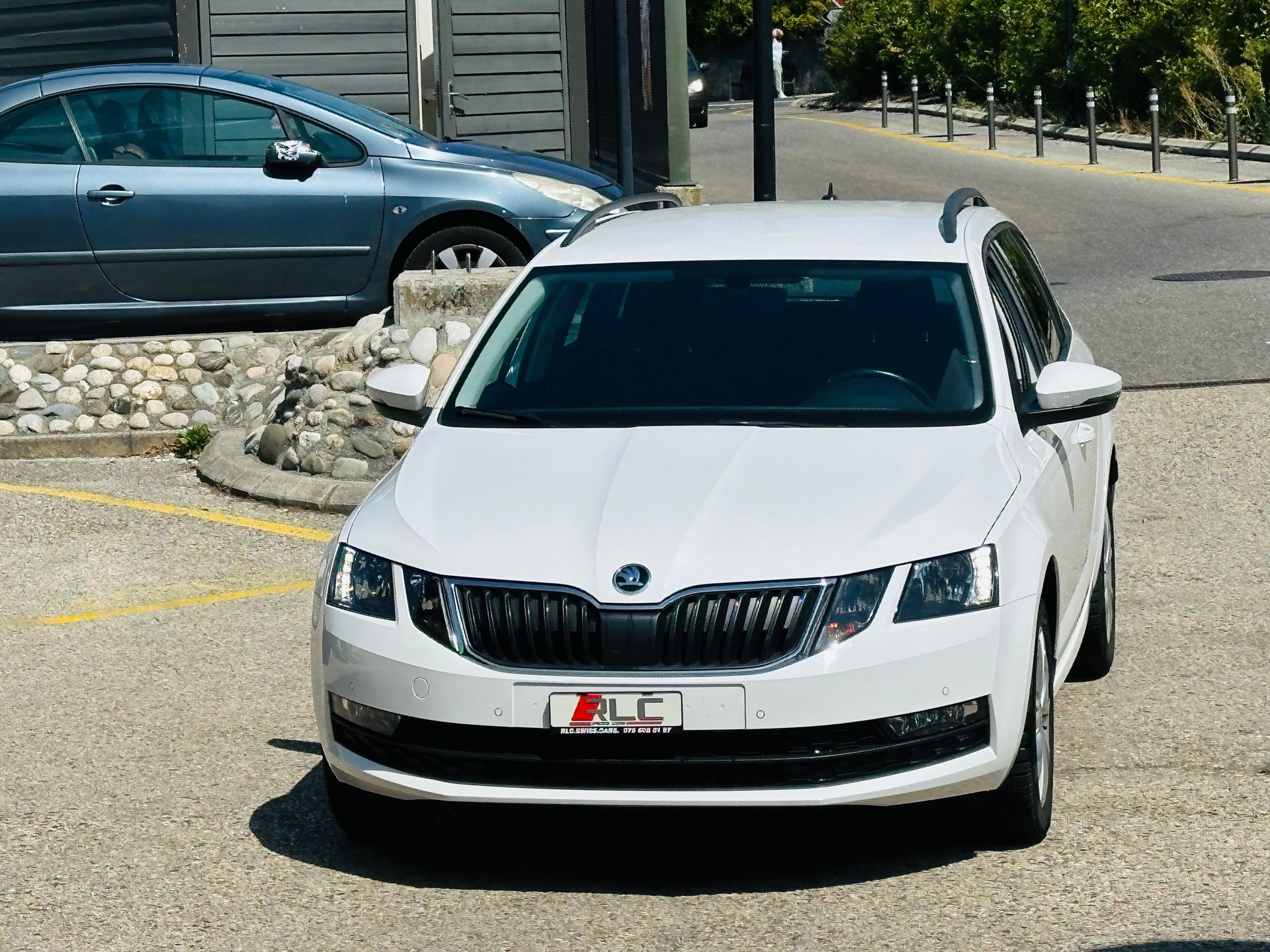 SKODA Octavia Combi 2.0 TDI Ambition 4x4-image-3
