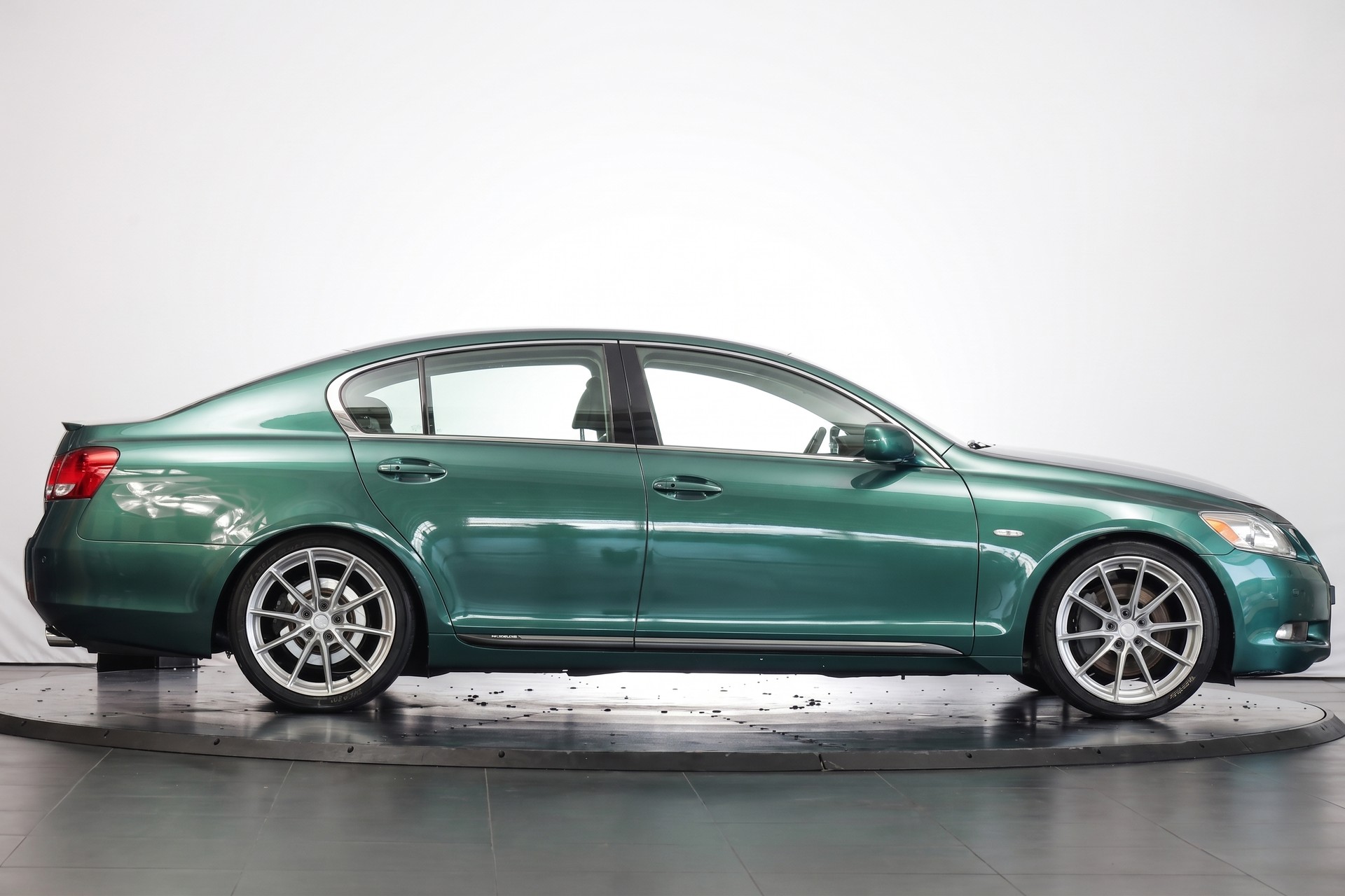 LEXUS GS 450h Automatic-showroom-element-3
