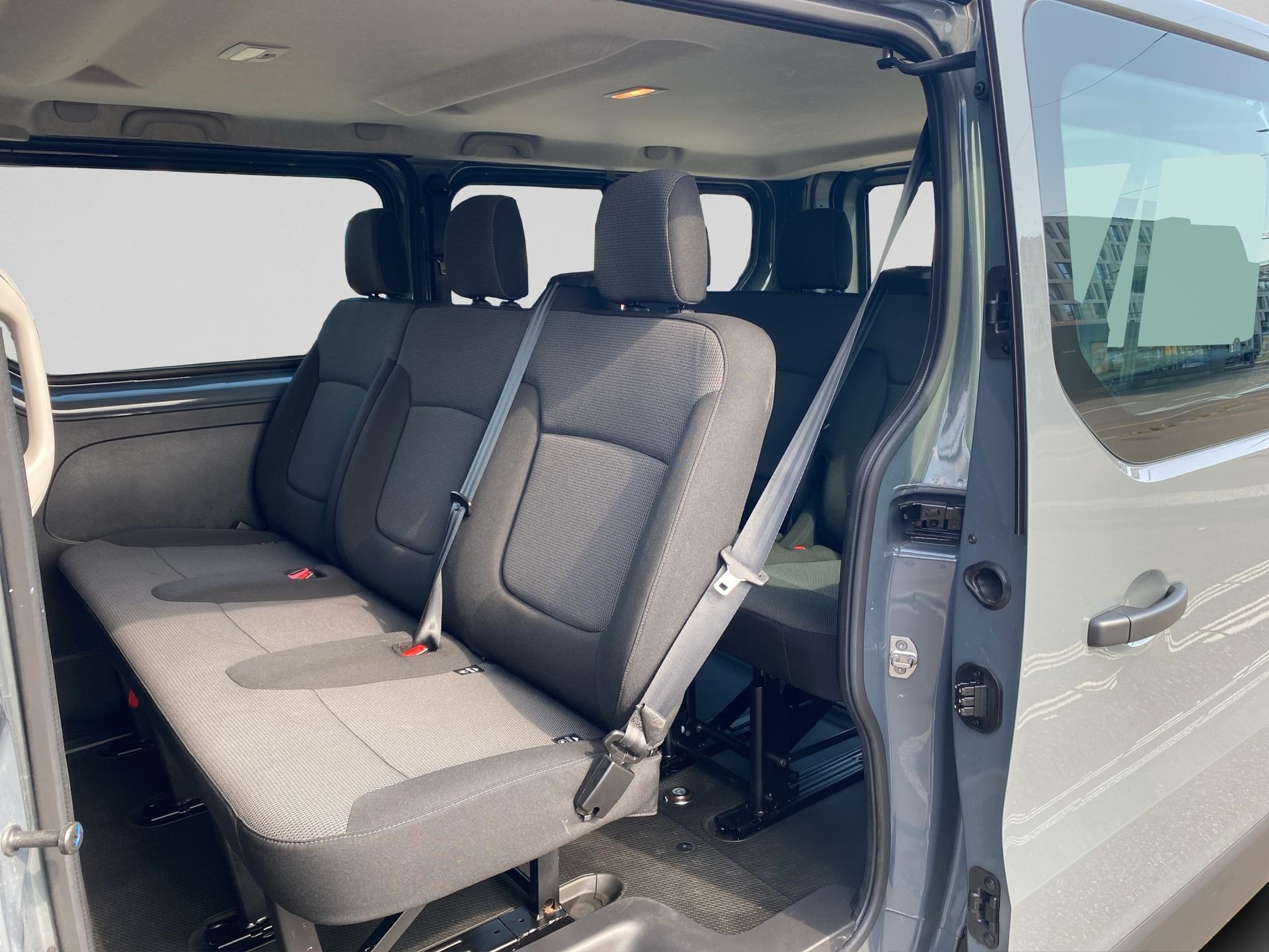 RENAULT Trafic Blue dCi 150 Grand Passenger Evolution EDC-image-14