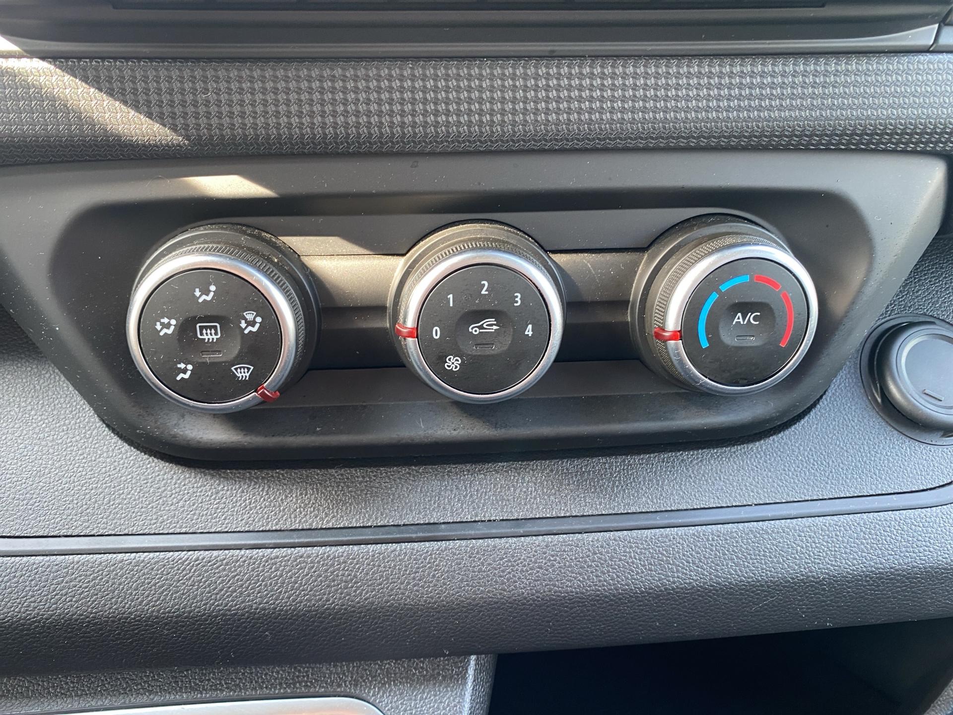 RENAULT Trafic Blue dCi 150 Grand Passenger Evolution EDC-image-22