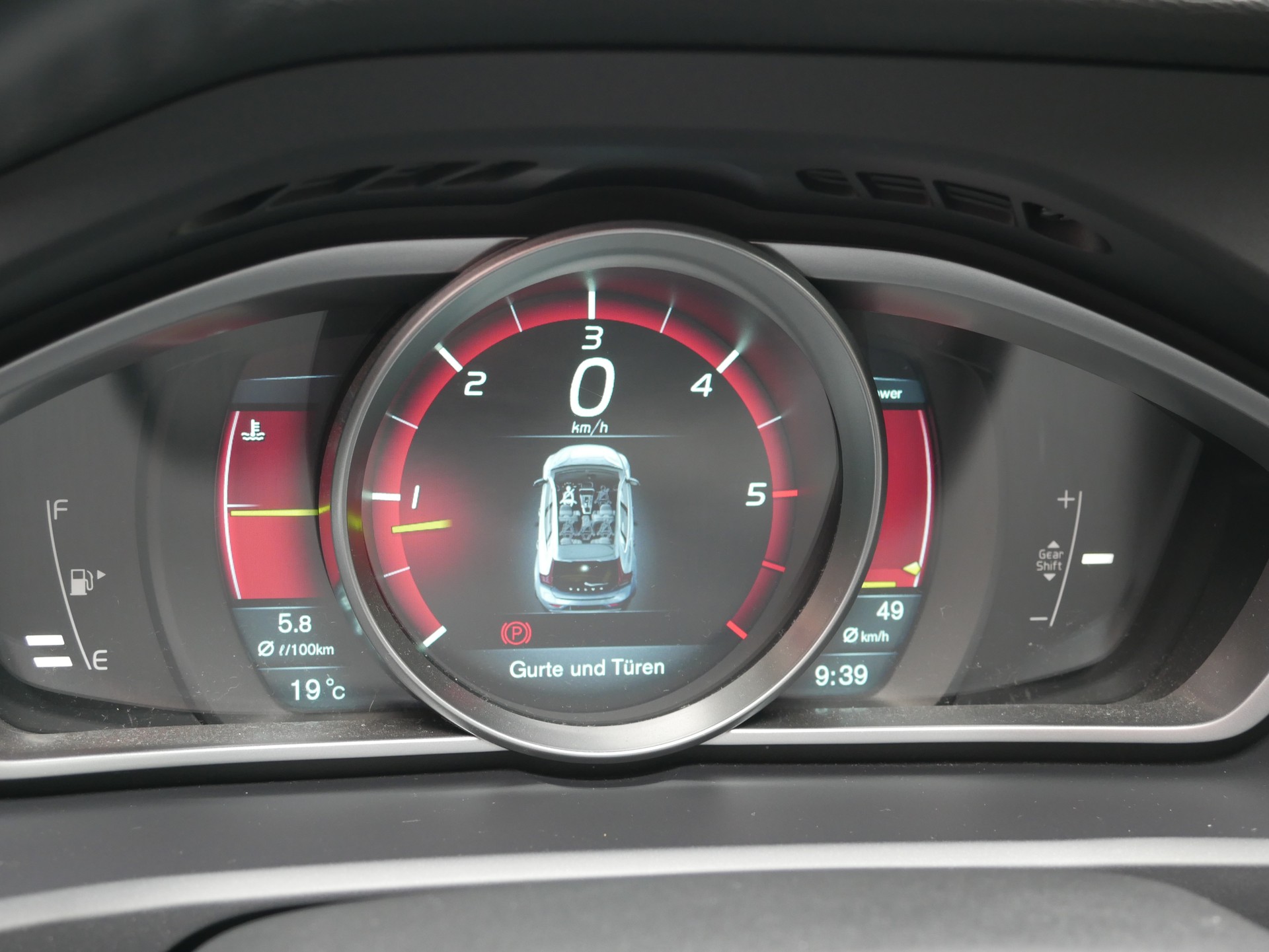 VOLVO 2.0 D3 Basis S/S-image-9