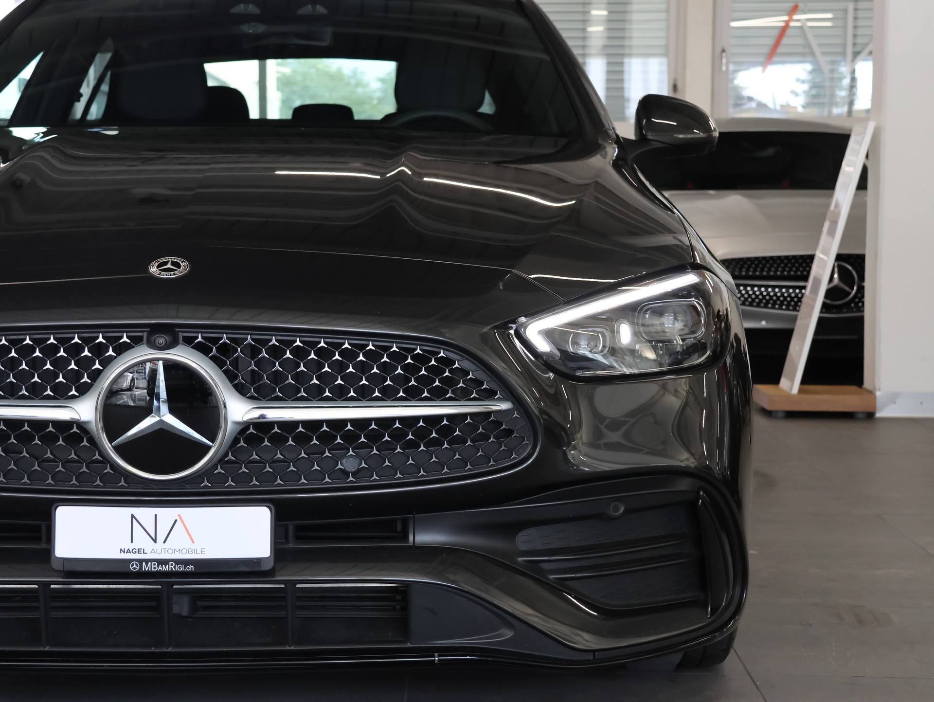 MERCEDES-BENZ C 300 4Matic AMG Line *Burmester* *Panoramadach* *Sitzheizung*-image-8