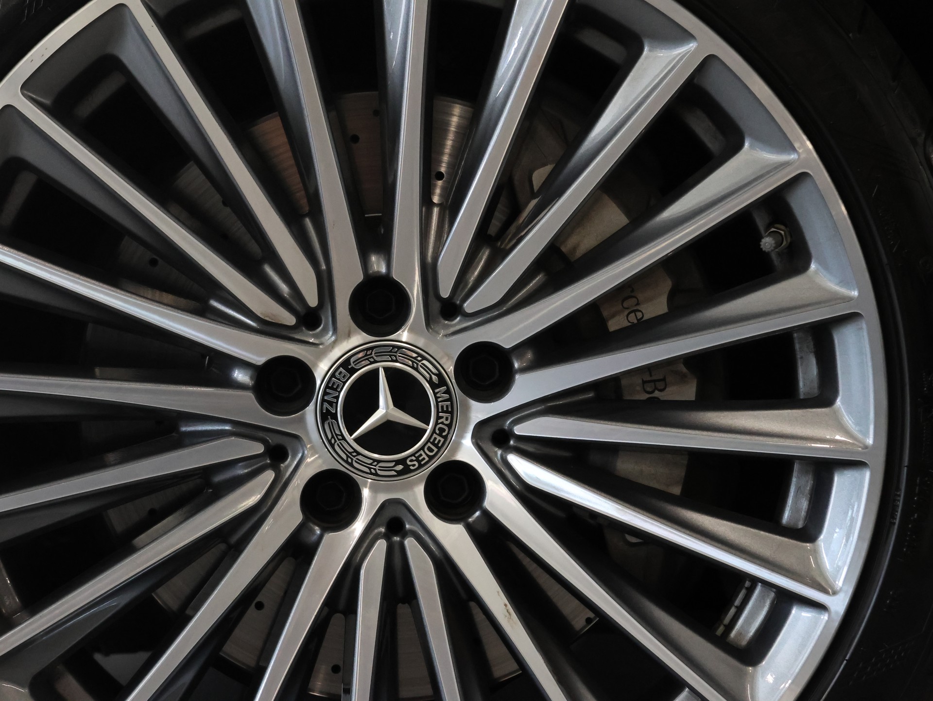 MERCEDES-BENZ C 300 4Matic AMG Line *Burmester* *Panoramadach* *Sitzheizung*-image-13
