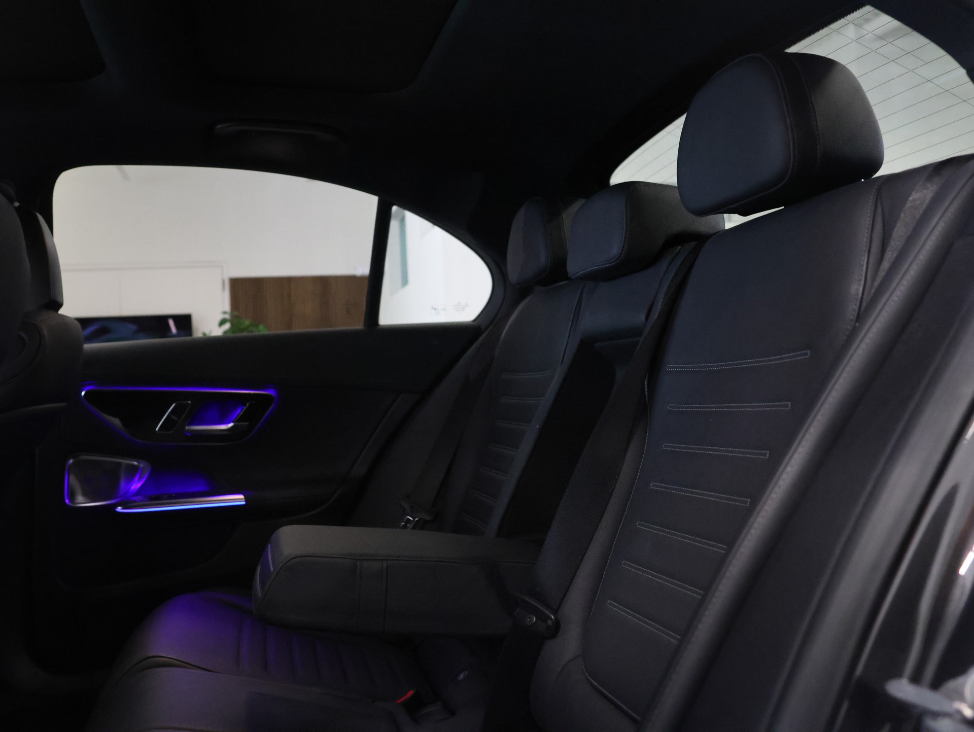MERCEDES-BENZ C 300 4Matic AMG Line *Burmester* *Panoramadach* *Sitzheizung*-image-33