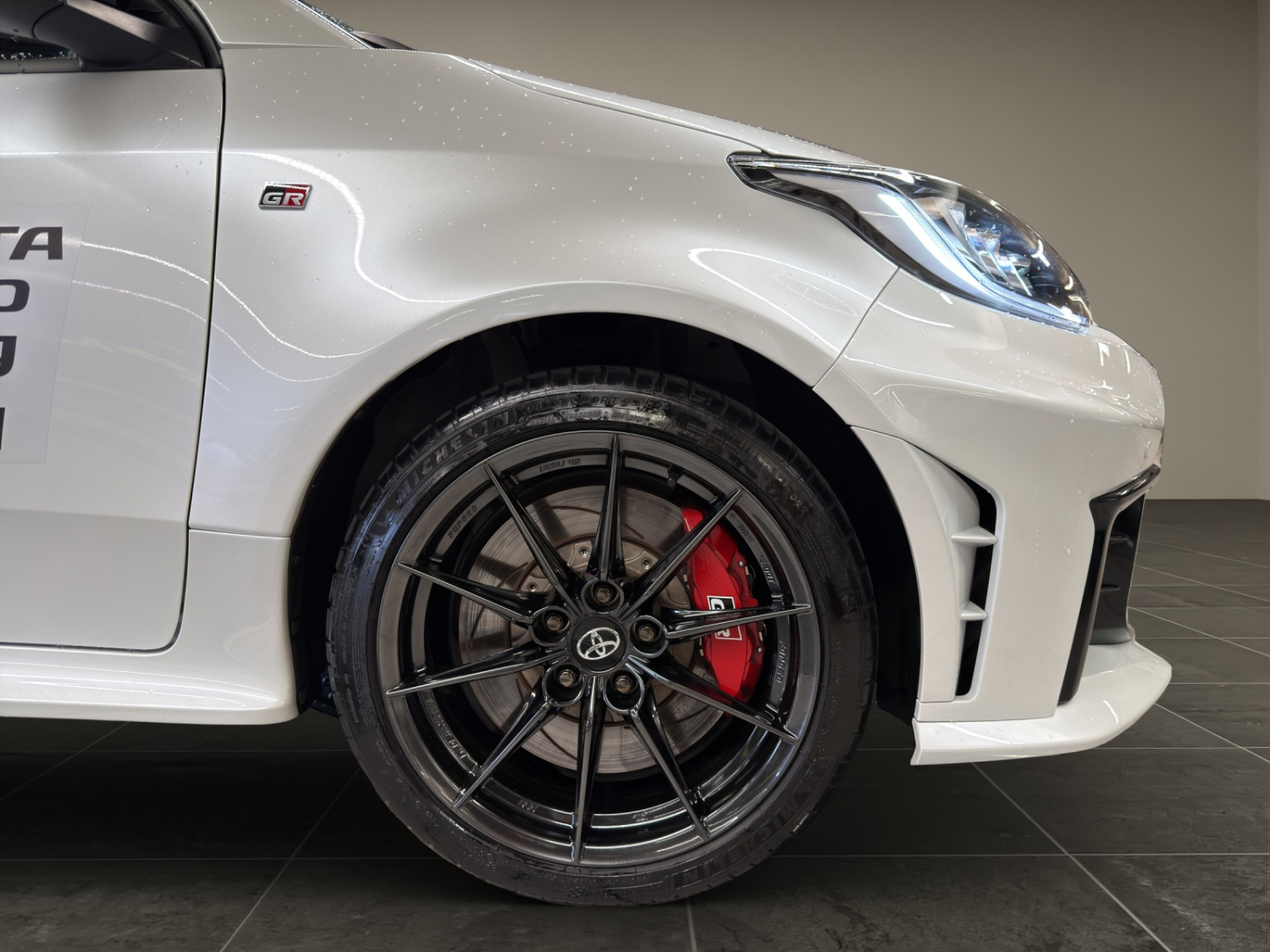 TOYOTA GR Yaris 1.6 Turbo Sport 4x4-image-14