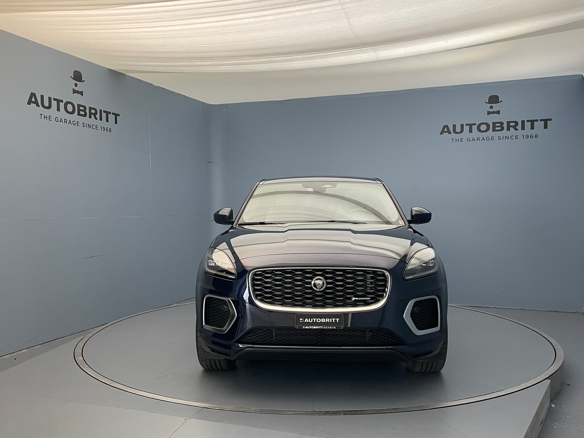 JAGUAR E-Pace 1.5 T 300e R-Dynamic SE AWD-image-1