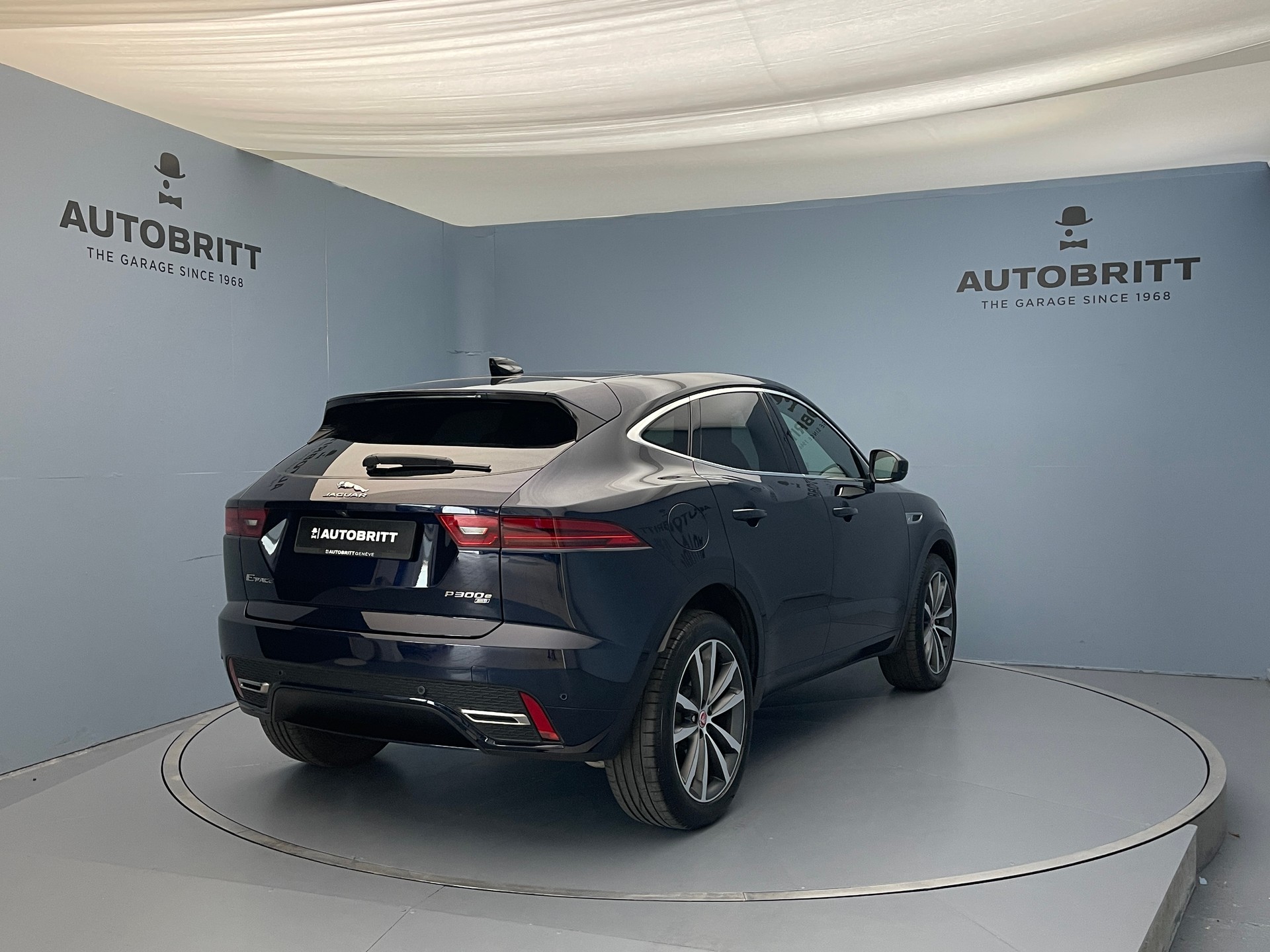 JAGUAR E-Pace 1.5 T 300e R-Dynamic SE AWD-image-3