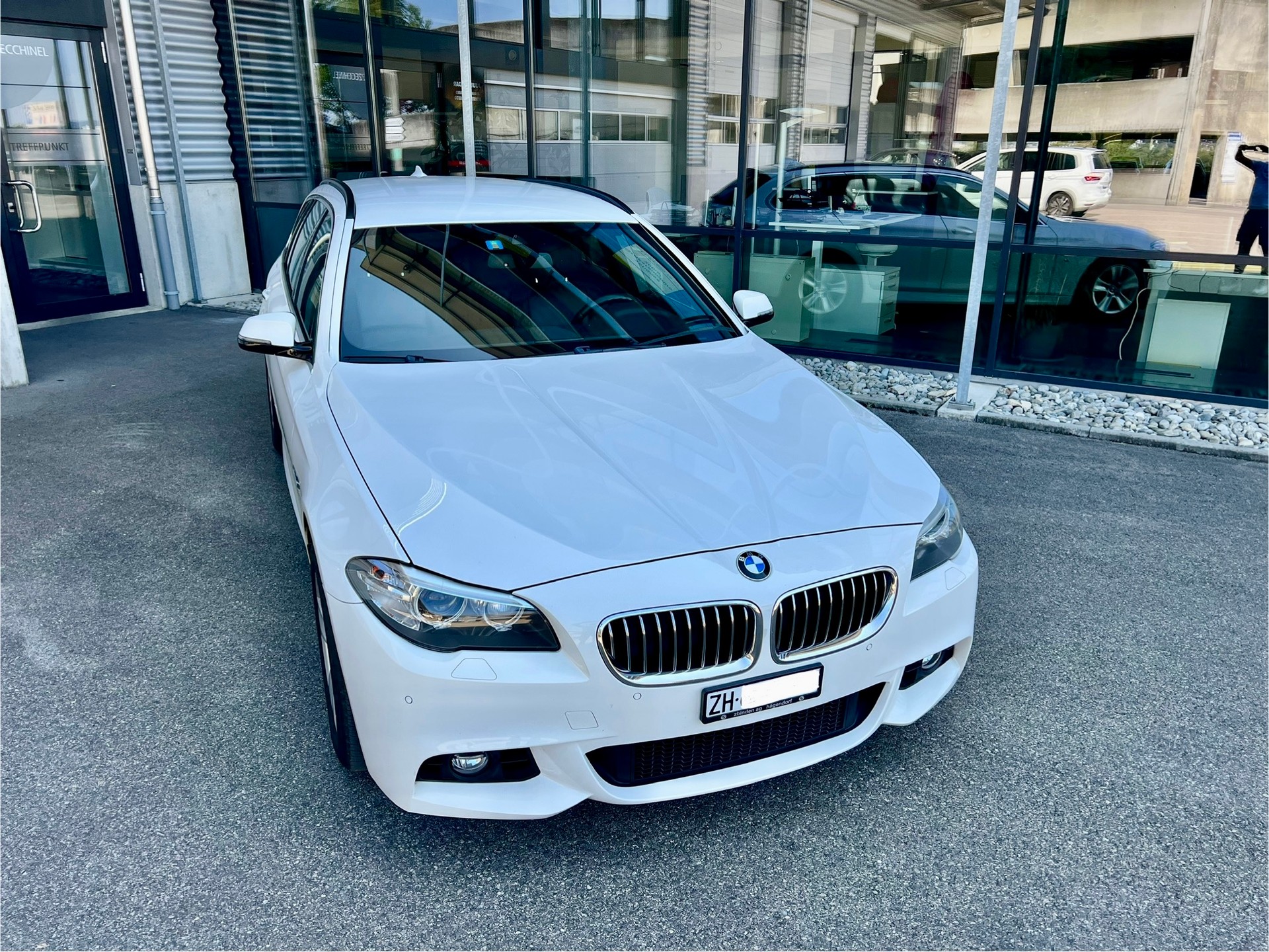 BMW 528i Touring xDrive Steptronic-image-3