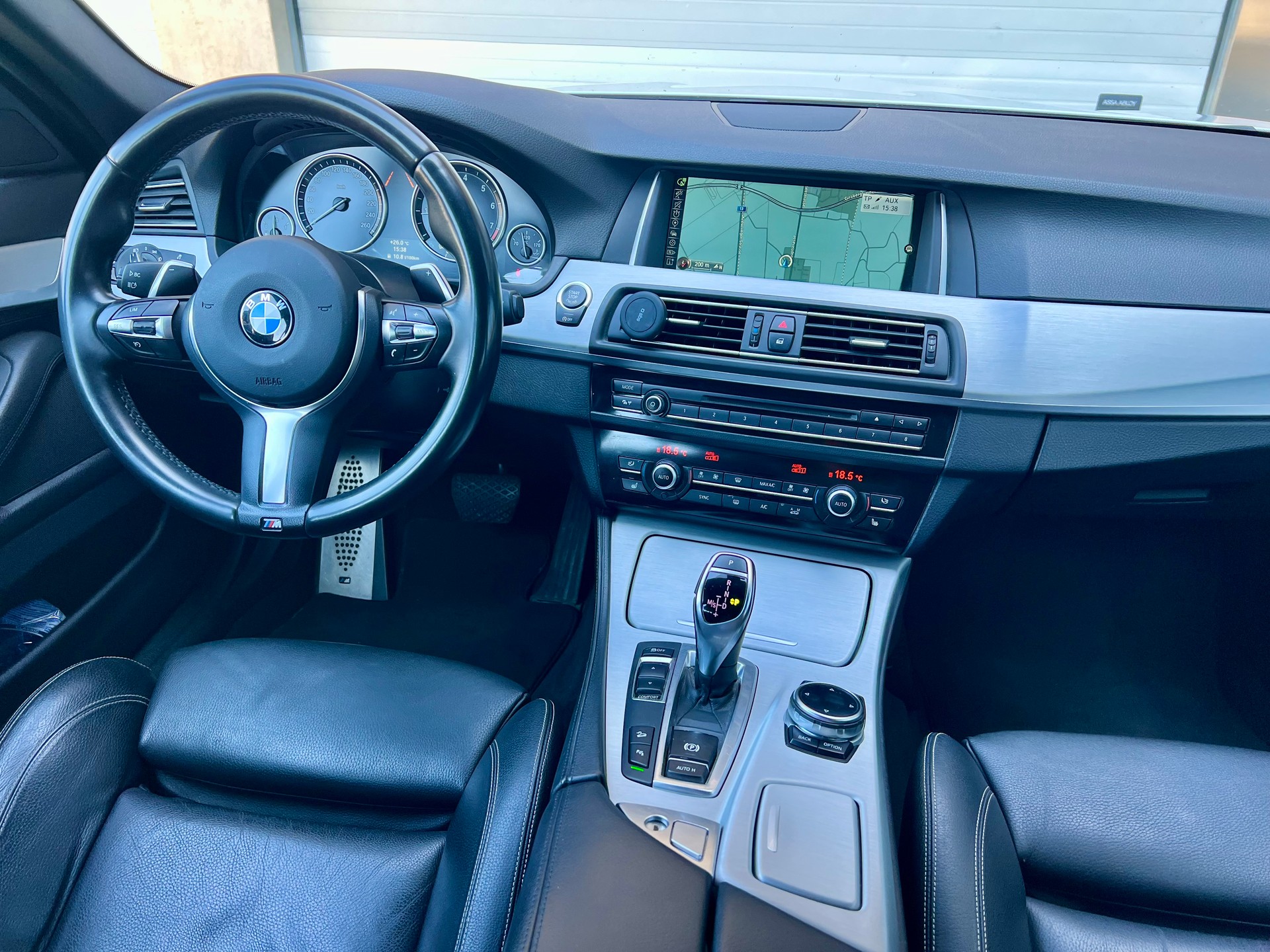 BMW 528i Touring xDrive Steptronic-image-8