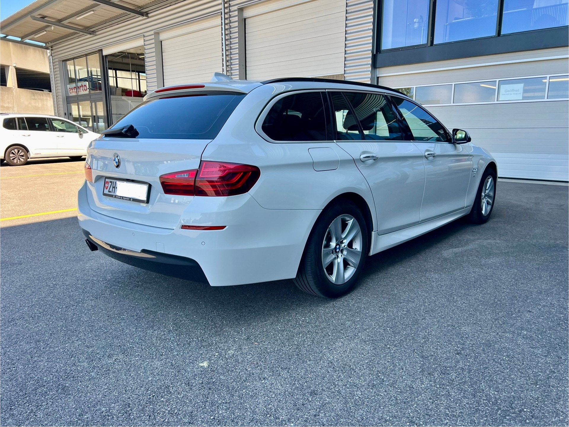 BMW 528i Touring xDrive Steptronic-image-5