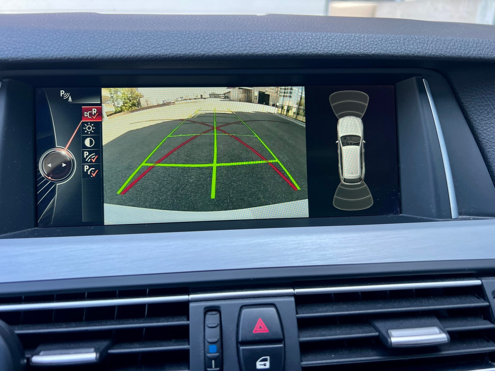 BMW 528i Touring xDrive Steptronic-image-13