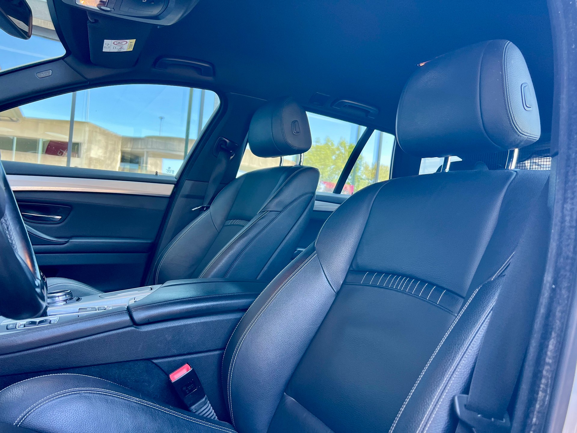 BMW 528i Touring xDrive Steptronic-image-10
