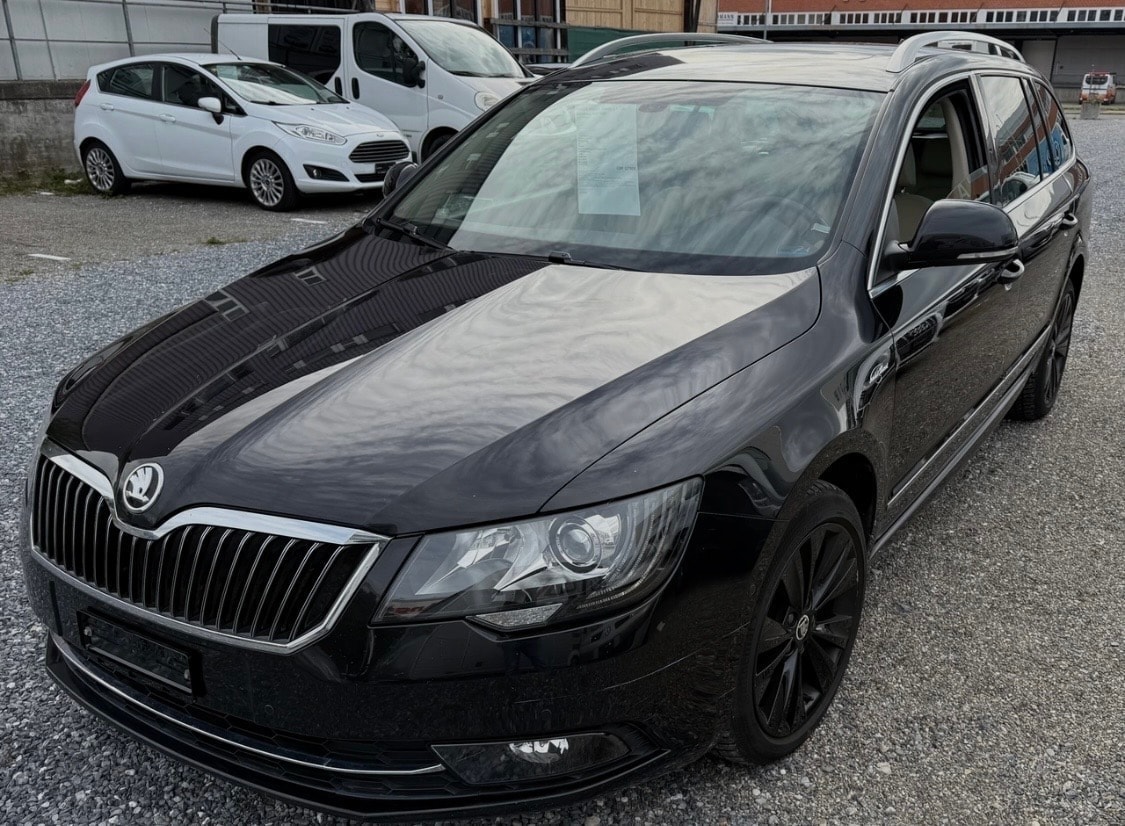 SKODA Superb Combi 2.0 TDi Laurin & Klement 4x4 DSG-image-1