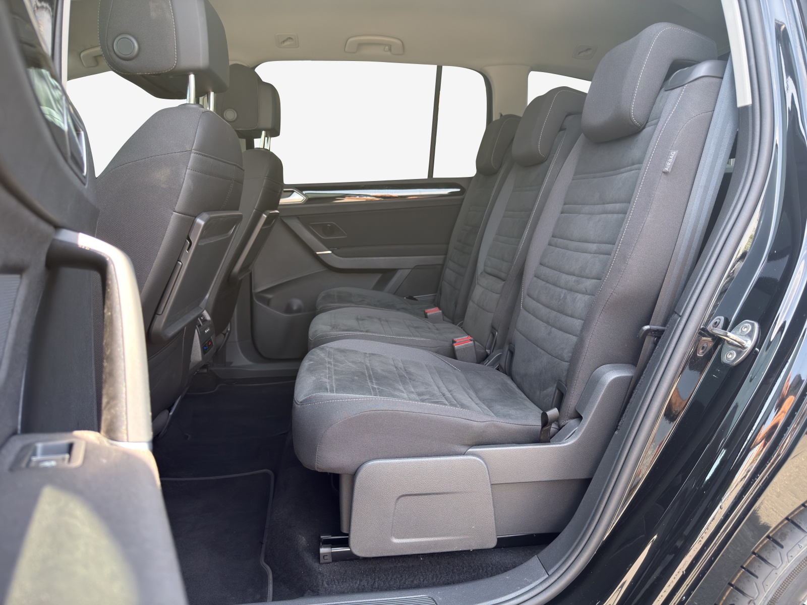 VW Touran 2.0 TDI BlueMotion Technology Highline DSG-image-11