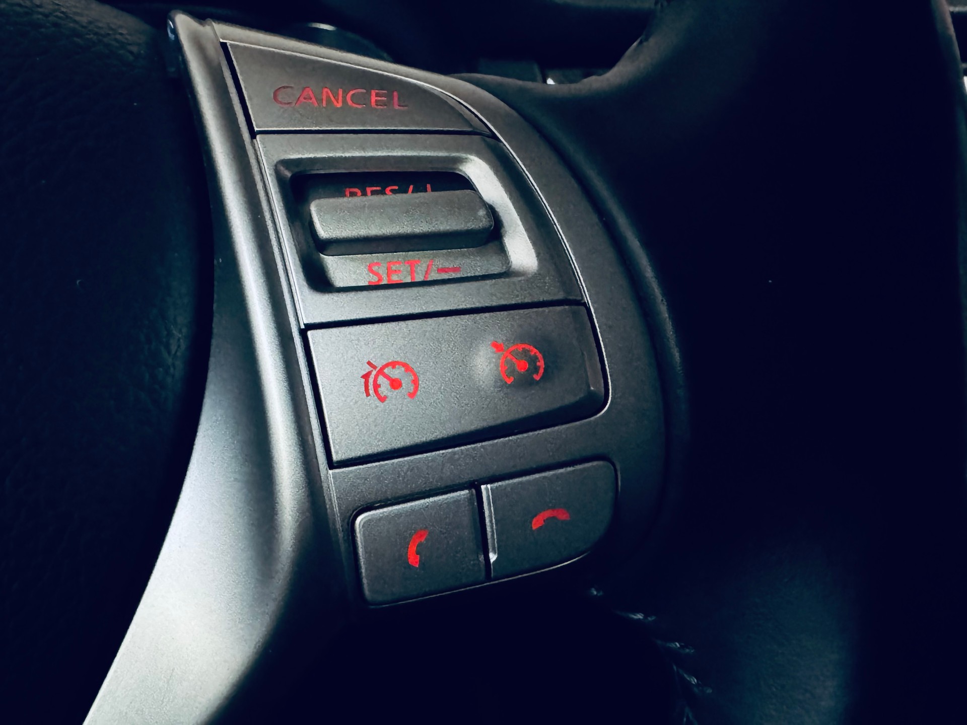 NISSAN Qashqai 1.6 dCi tekna Xtronic CVT-image-24