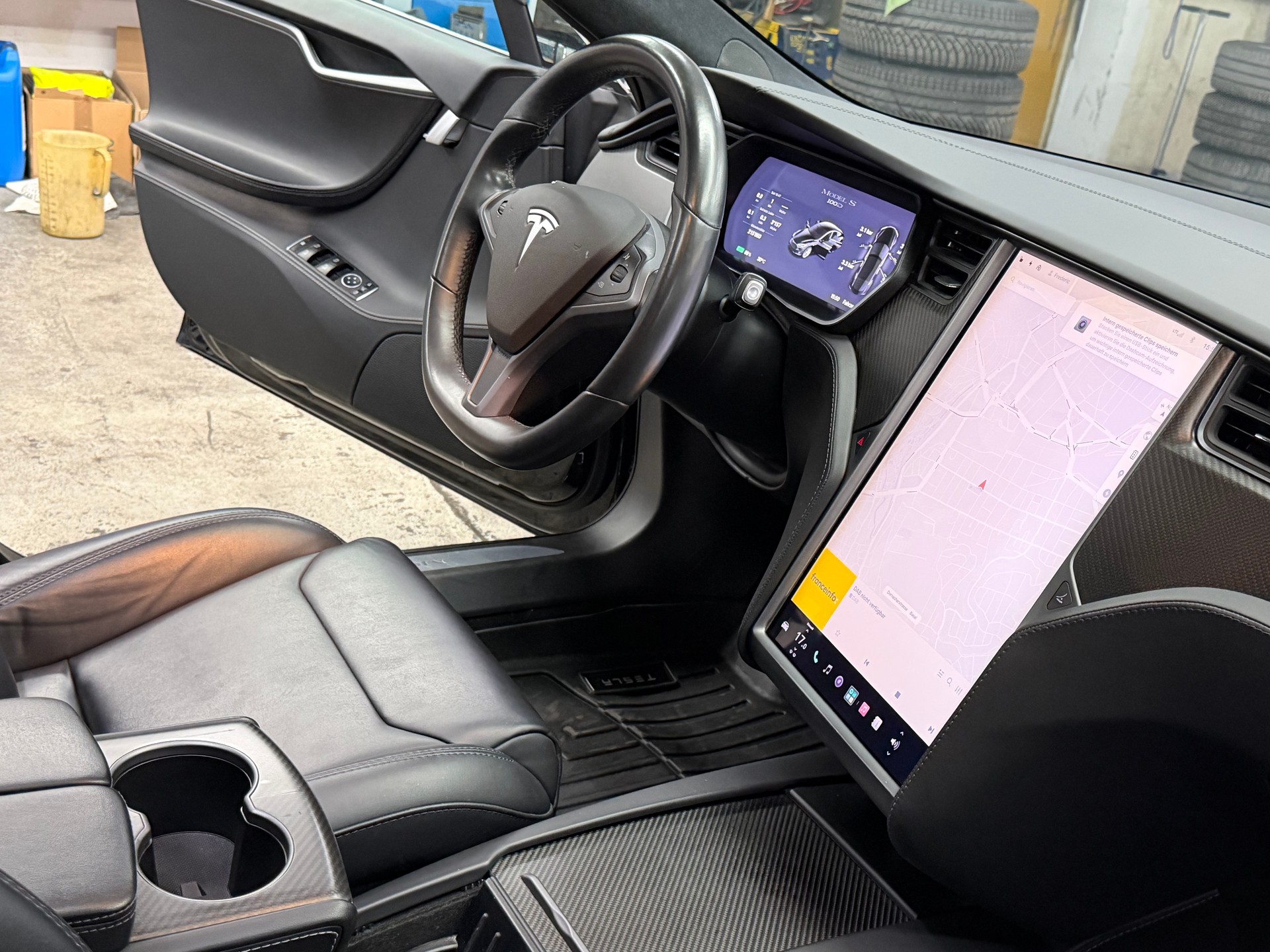 TESLA Model S 100 D-image-11