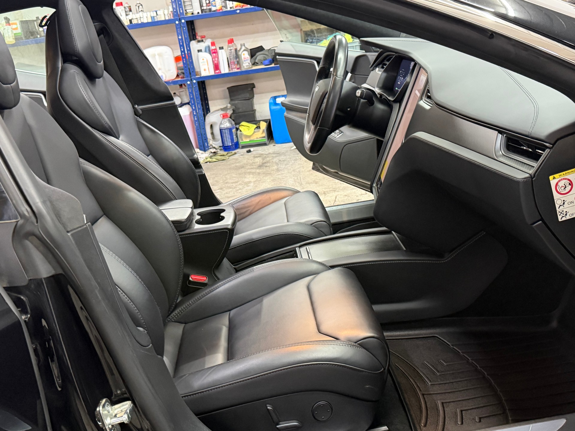TESLA Model S 100 D-image-10