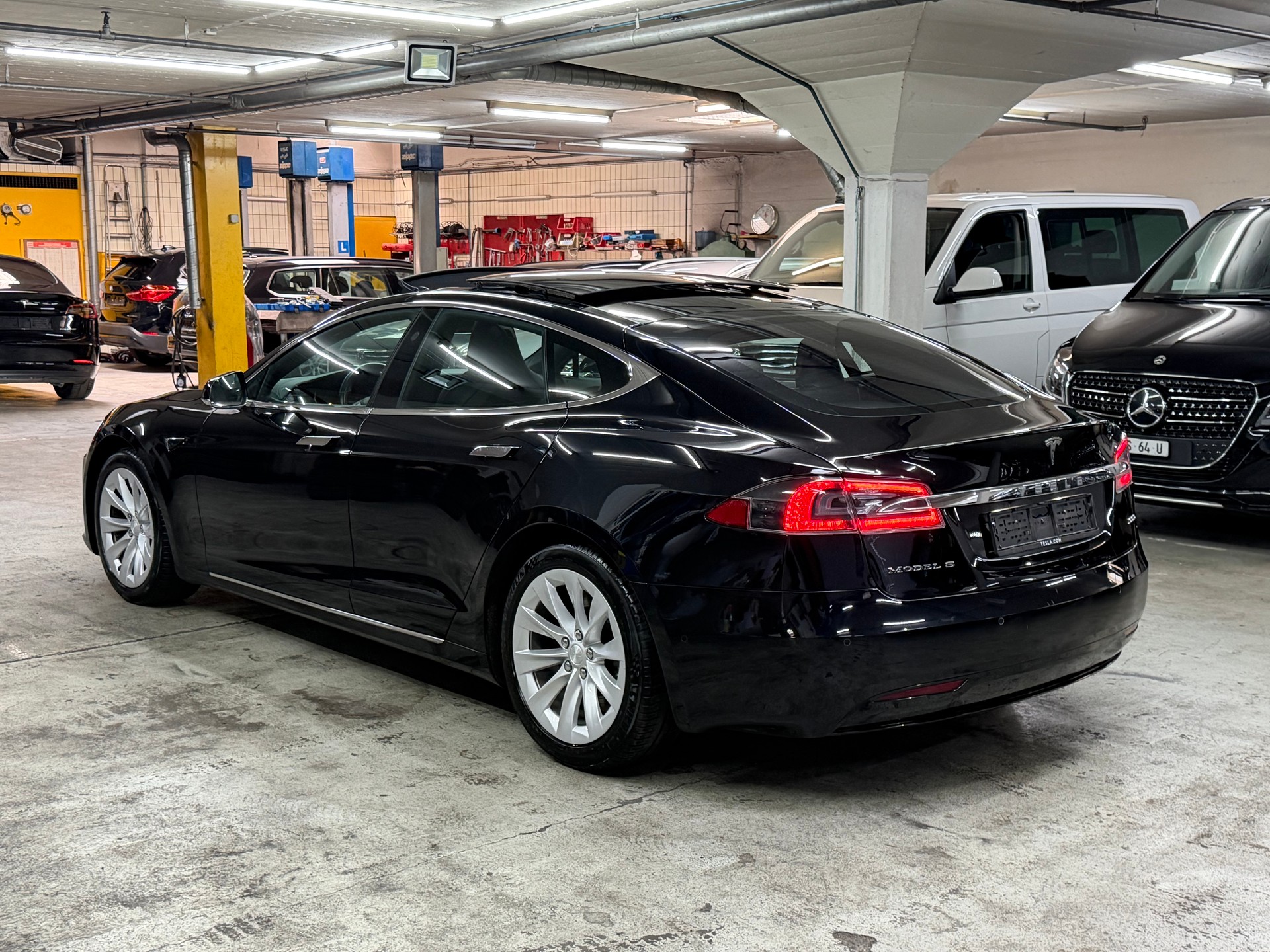 TESLA Model S 100 D-image-3
