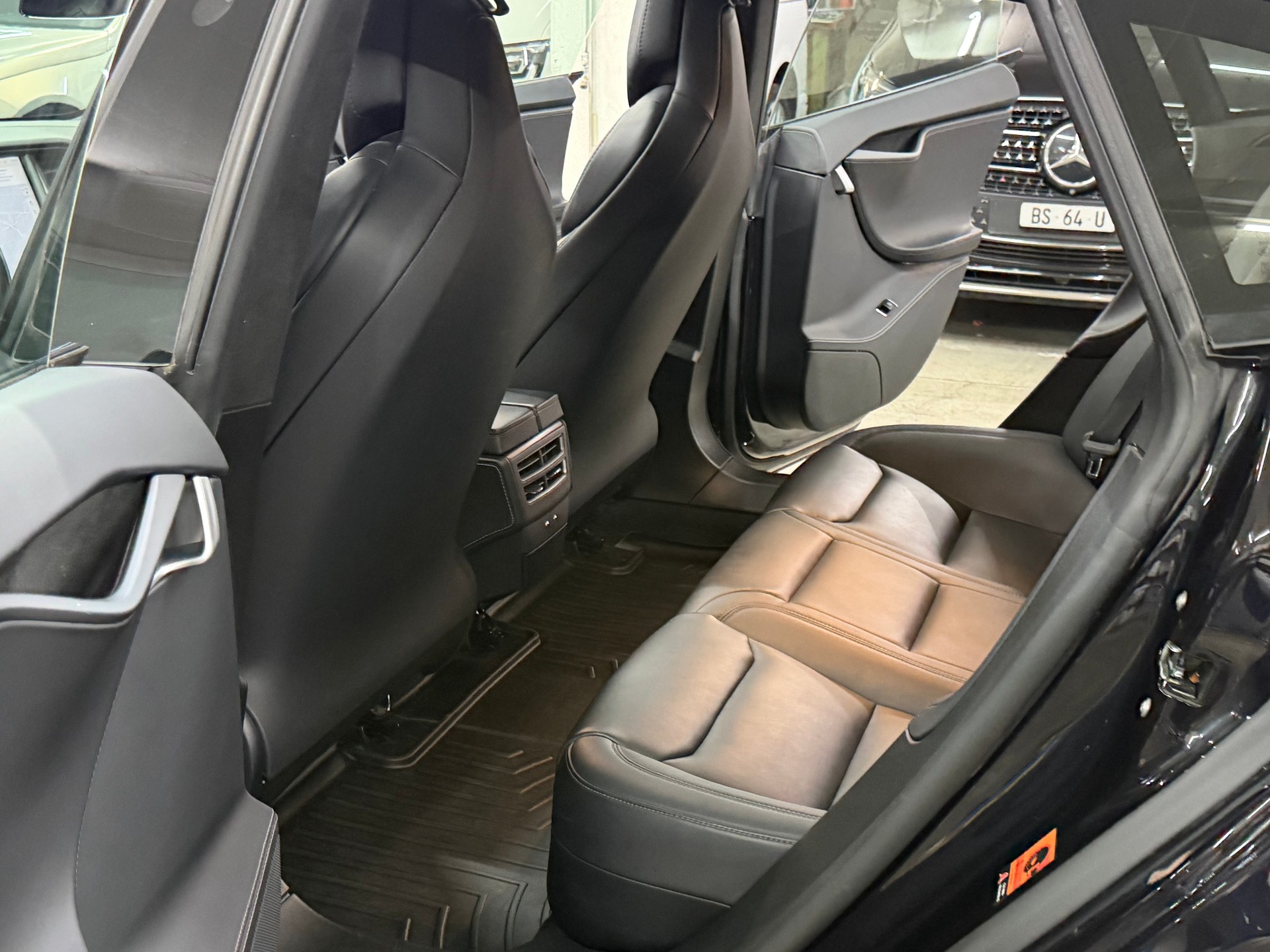 TESLA Model S 100 D-image-12