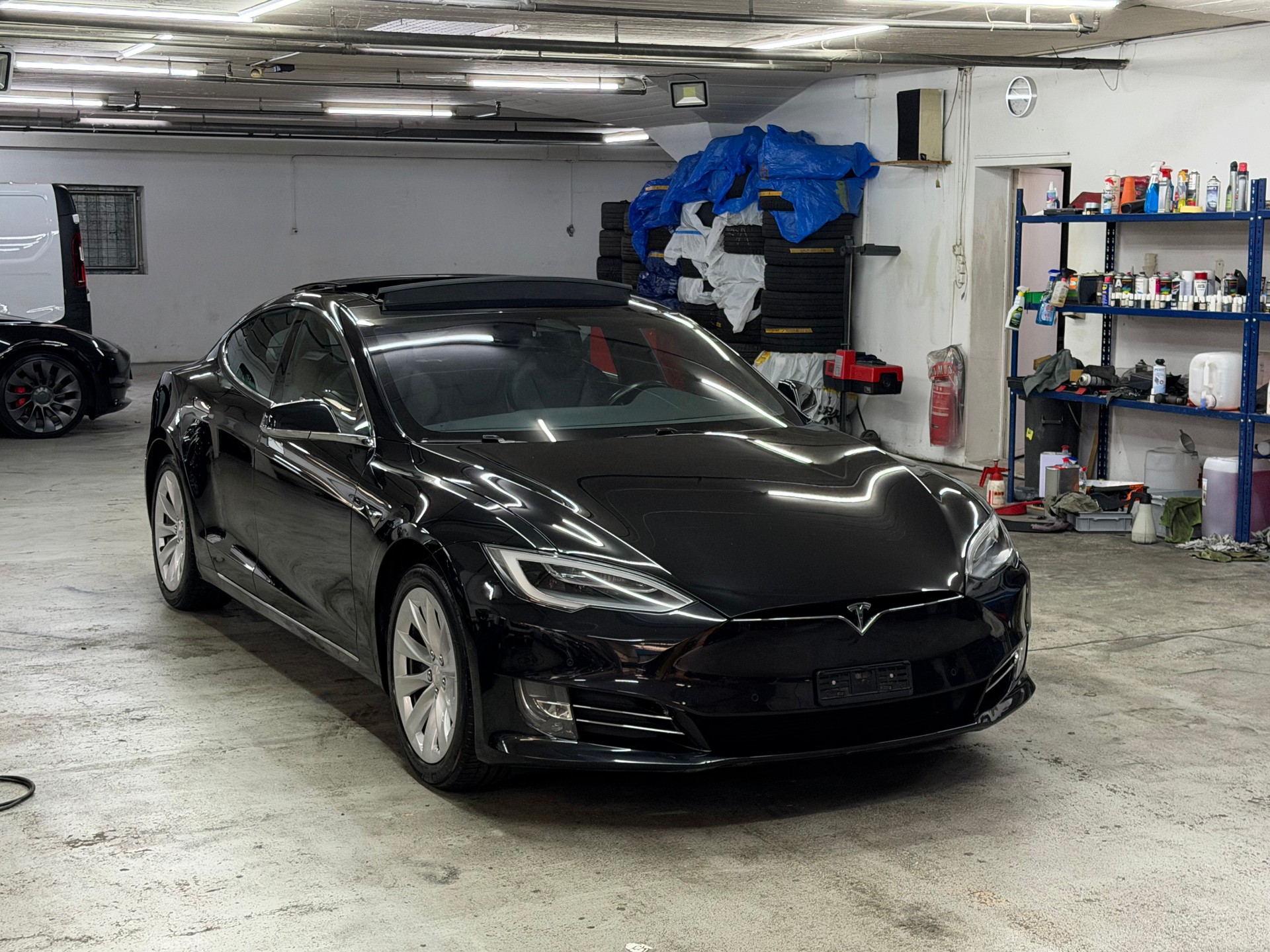 TESLA Model S 100 D-image-2