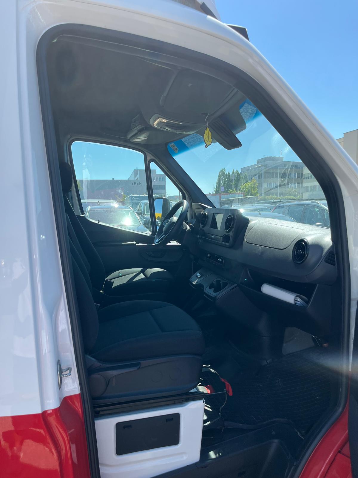 MERCEDES-BENZ Sprinter 319 CDI Standard 9G-TRONIC-image-11