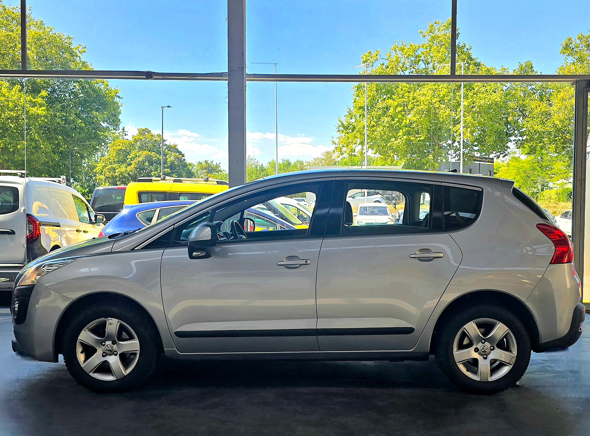PEUGEOT 3008 1.6 HDI Business-image-3