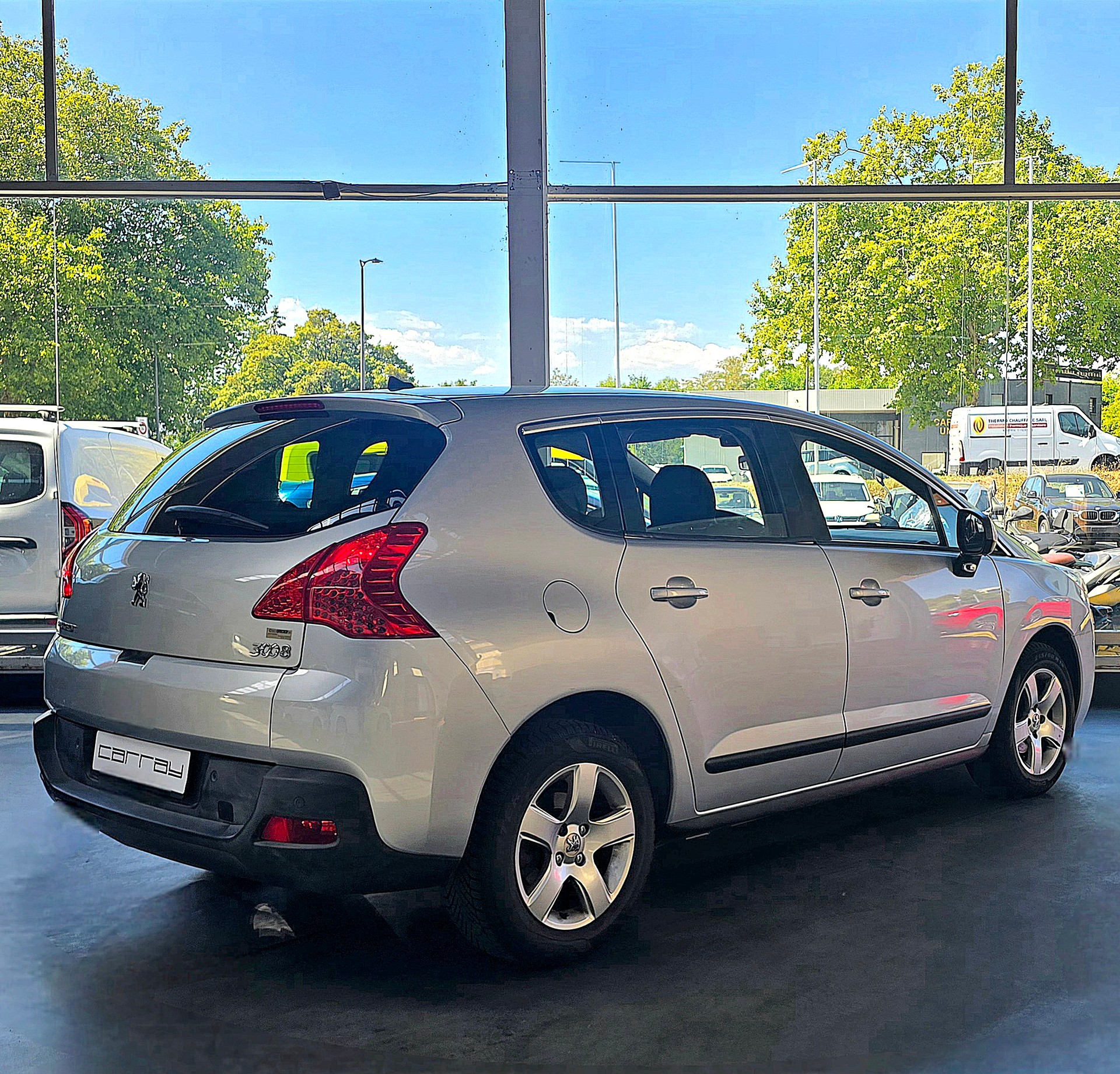 PEUGEOT 3008 1.6 HDI Business-image-8