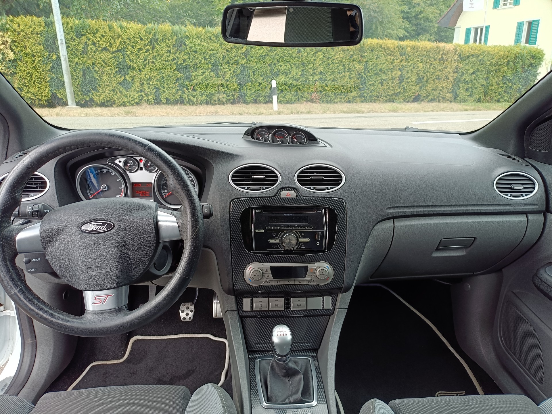 FORD Focus 2.5 Turbo ST-image-9