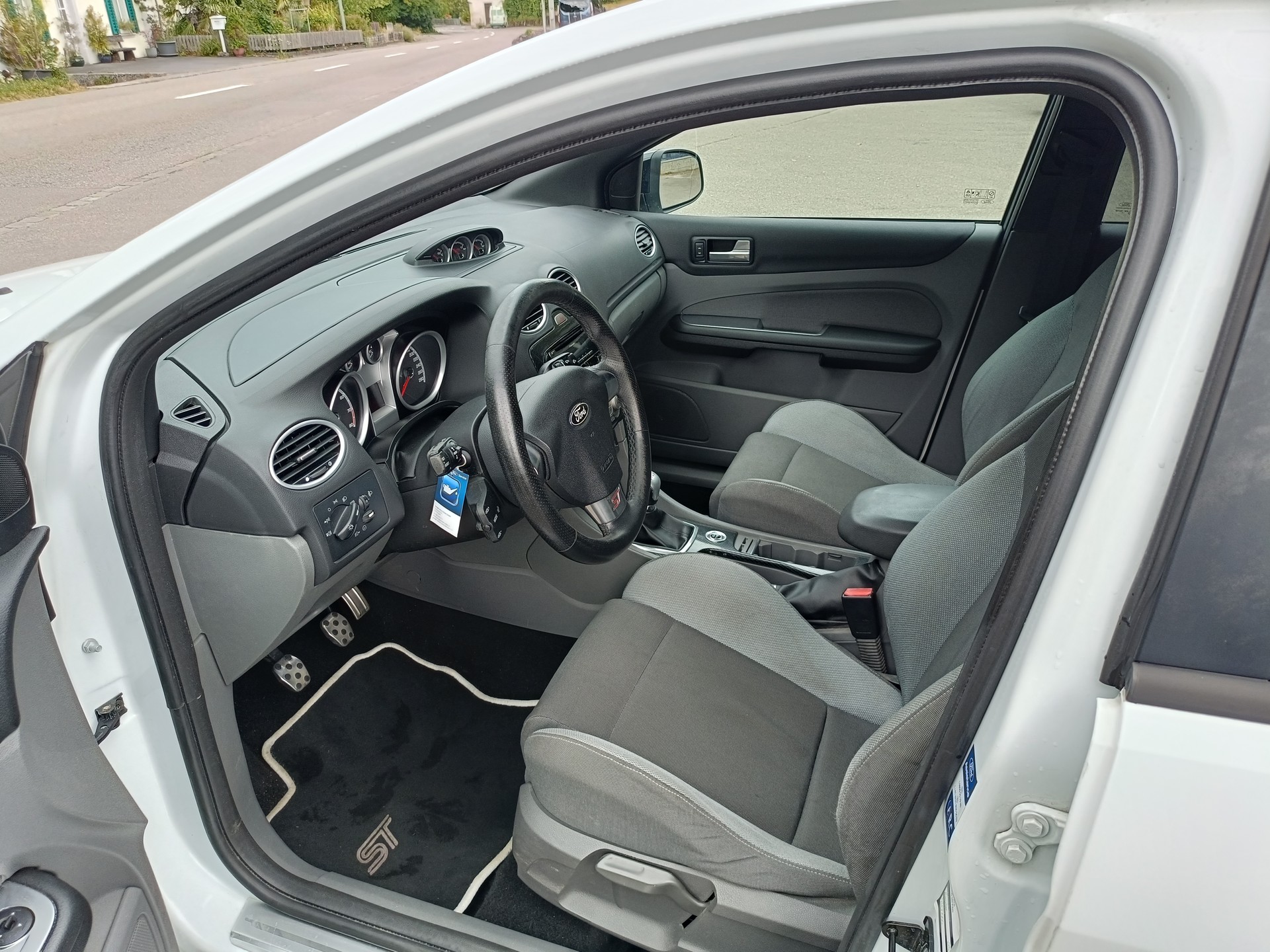 FORD Focus 2.5 Turbo ST-image-6