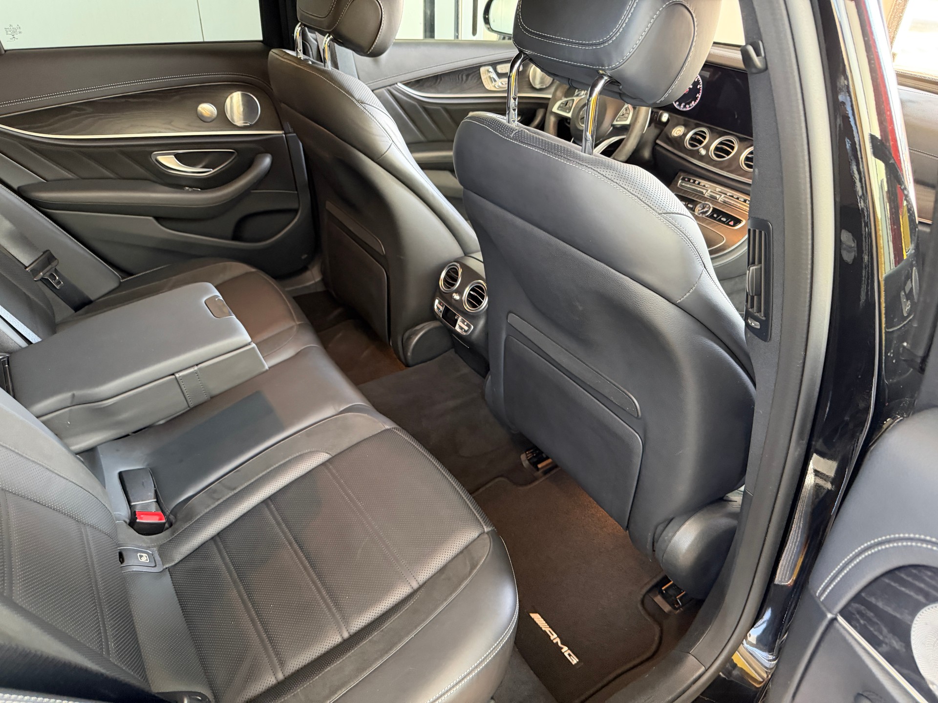 MERCEDES-BENZ E 43 AMG 4 Matic 9G-Tronic-image-10