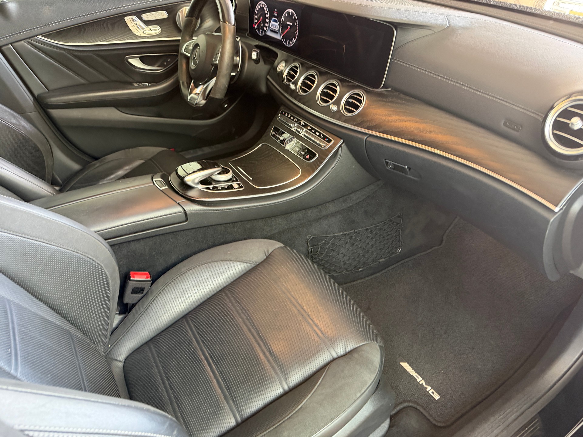 MERCEDES-BENZ E 43 AMG 4 Matic 9G-Tronic-image-9