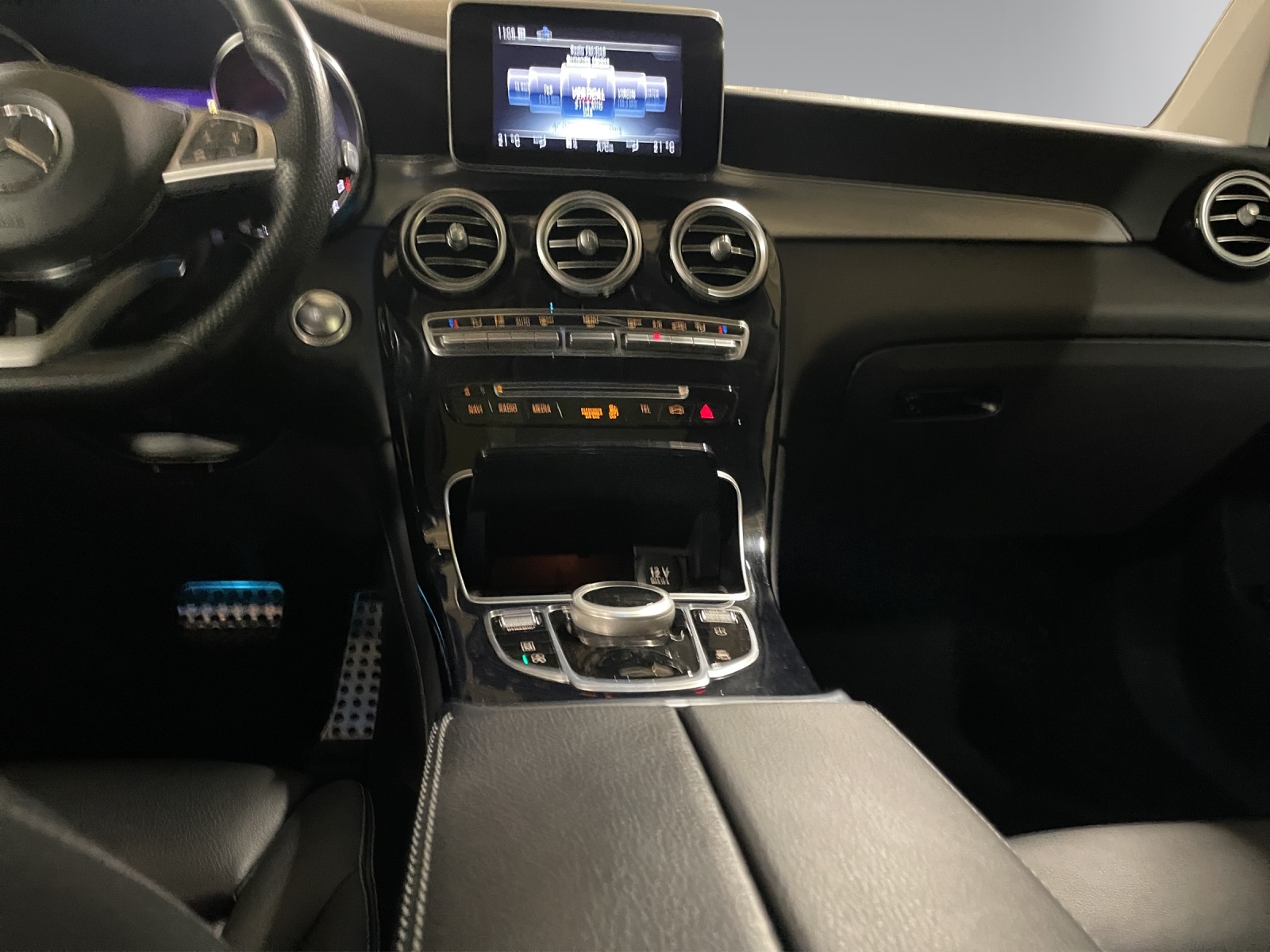 MERCEDES-BENZ GLC Coupé 250 AMG Line 4Matic 9G-Tronic-image-14