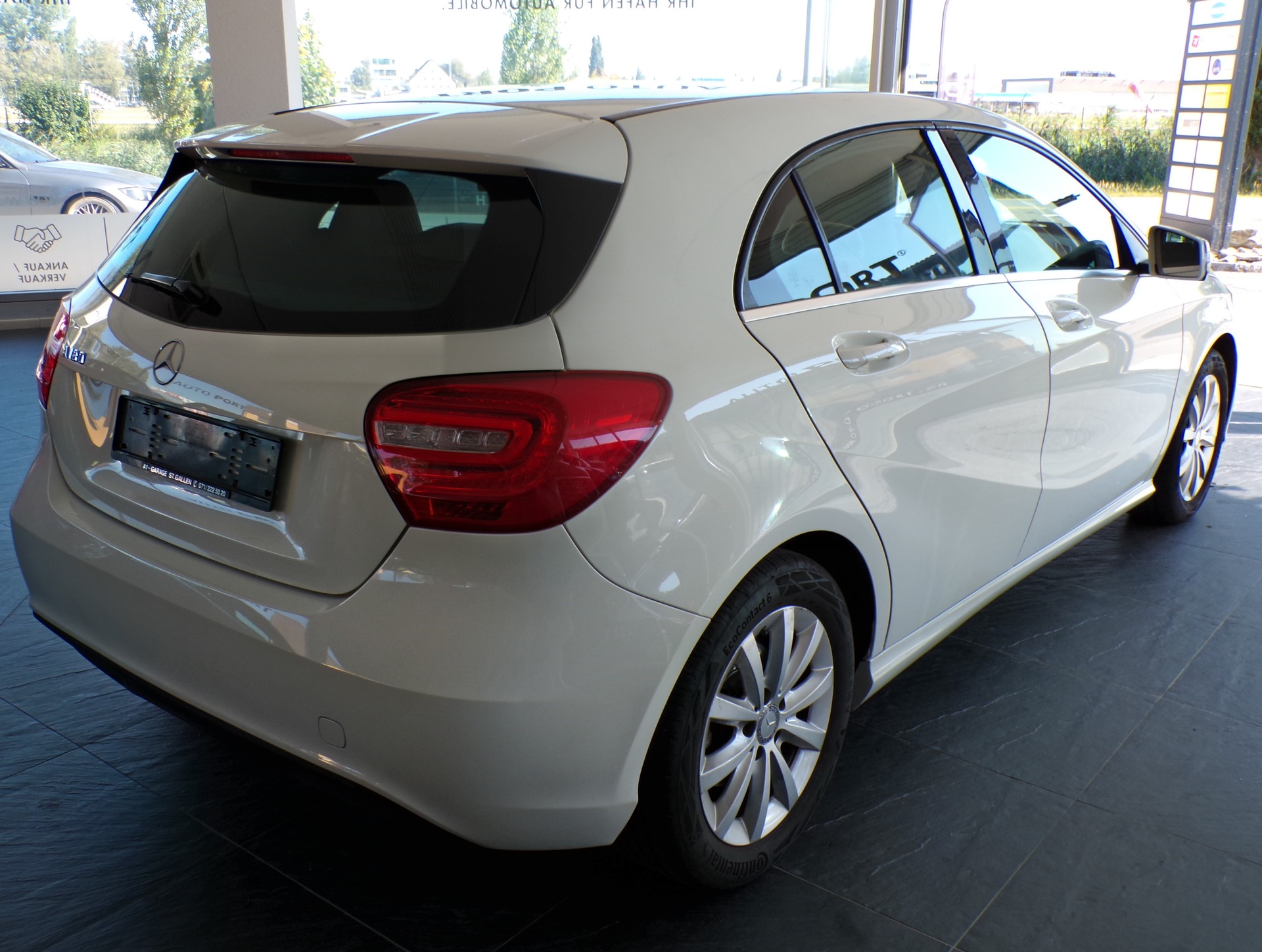 MERCEDES-BENZ A 180 Urban-image-2