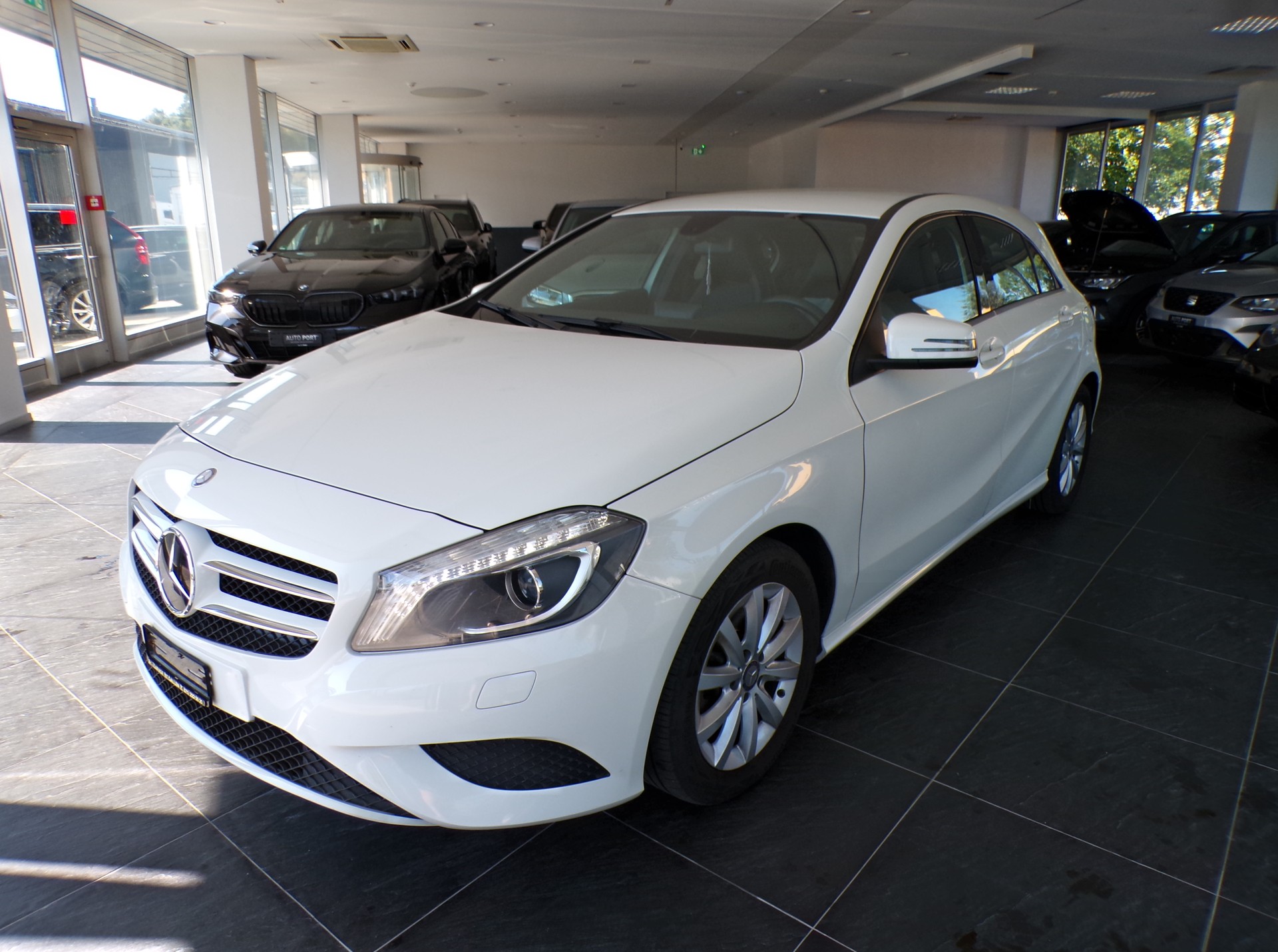 MERCEDES-BENZ A 180 Urban-image-0