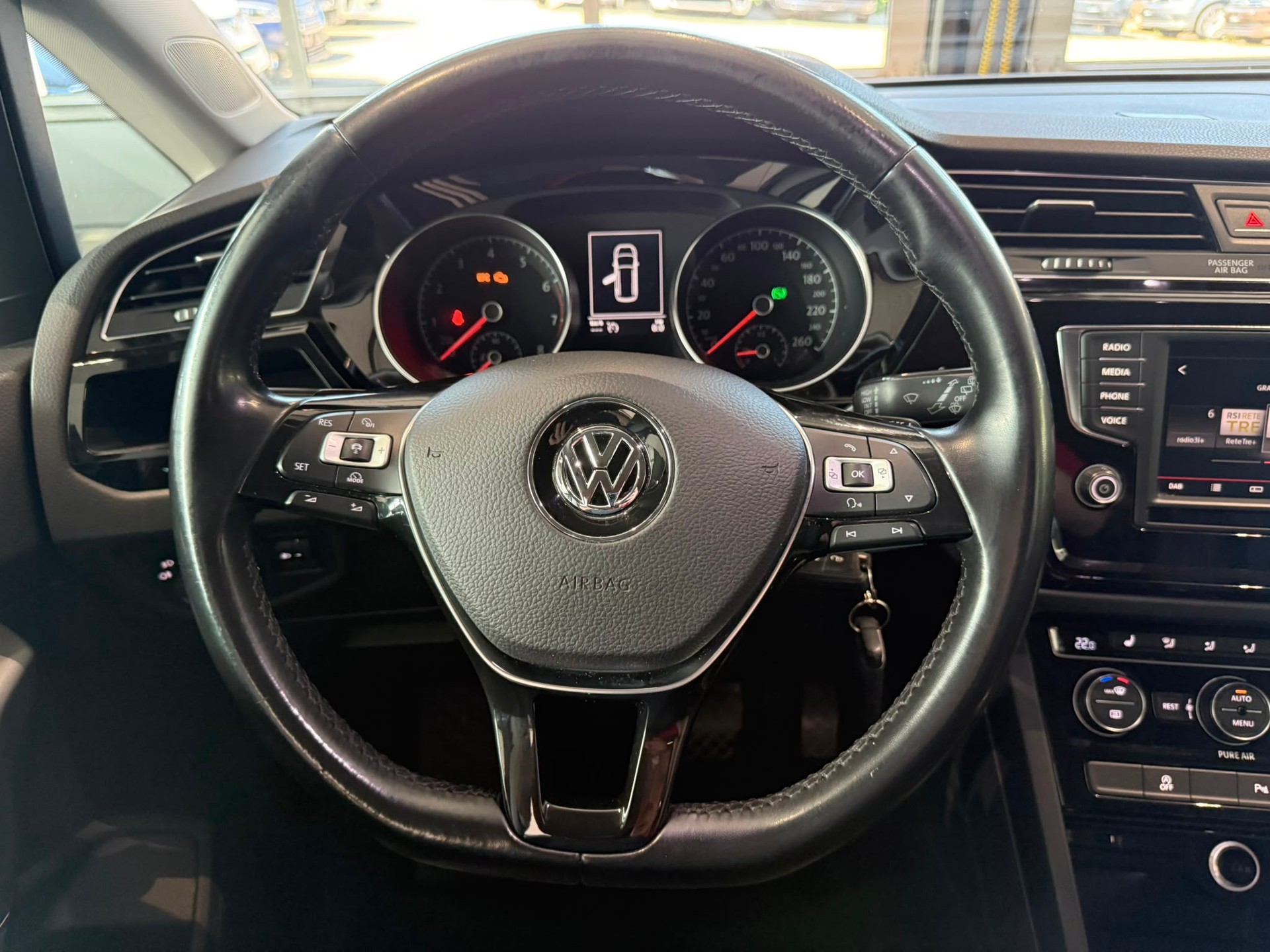 VW Touran 1.4 TSI BlueMotion Technology Comfortline DSG-image-12
