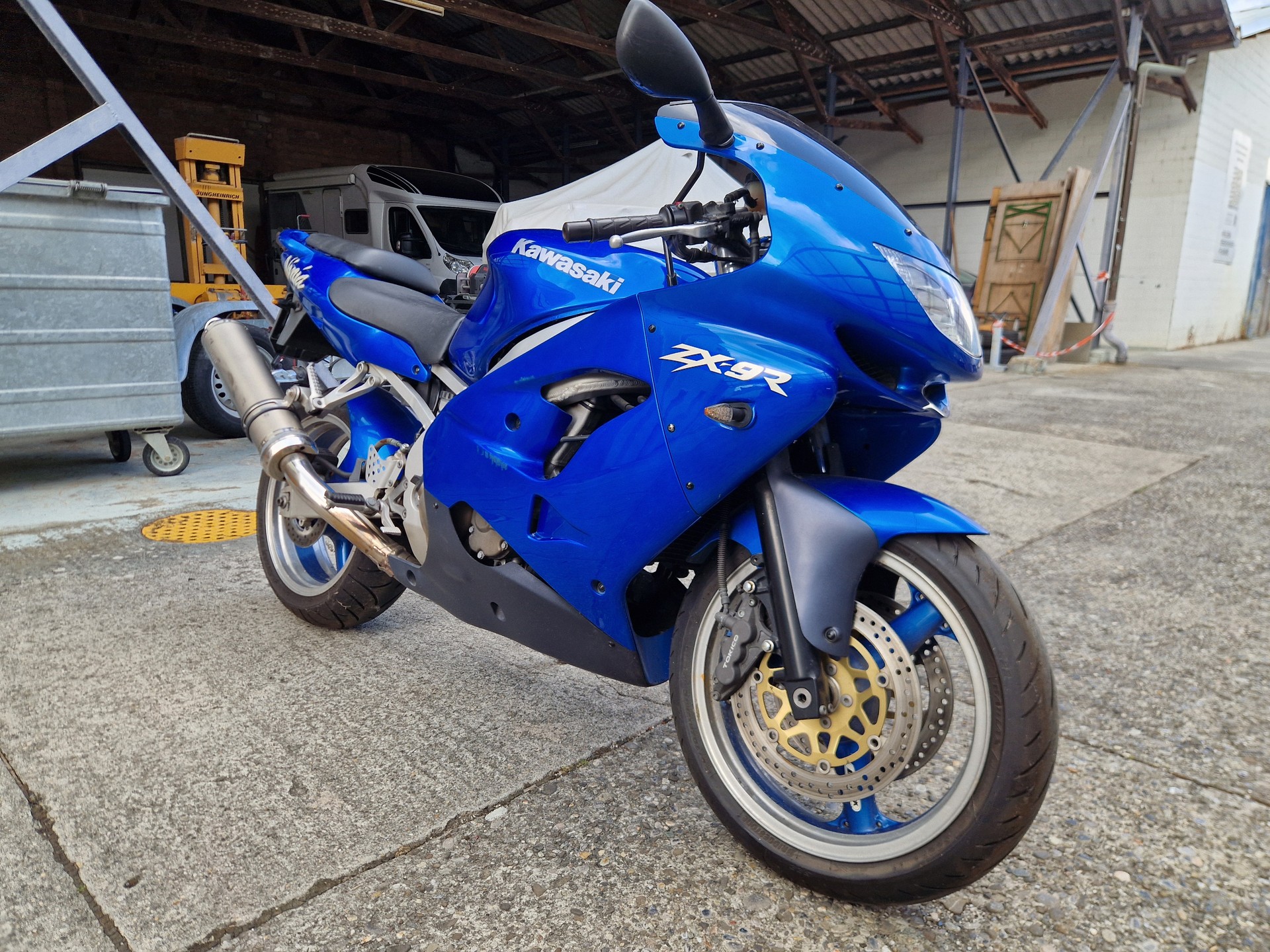 KAWASAKI Ninja ZX-9R-showroom-element-1