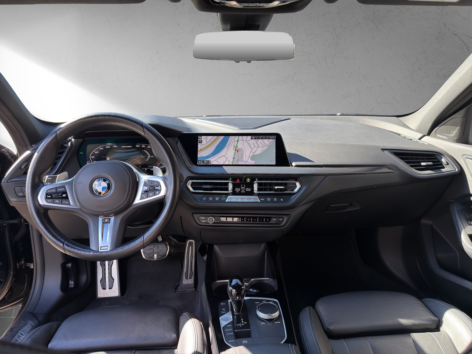 BMW M135i xDrive Steptronic-image-13