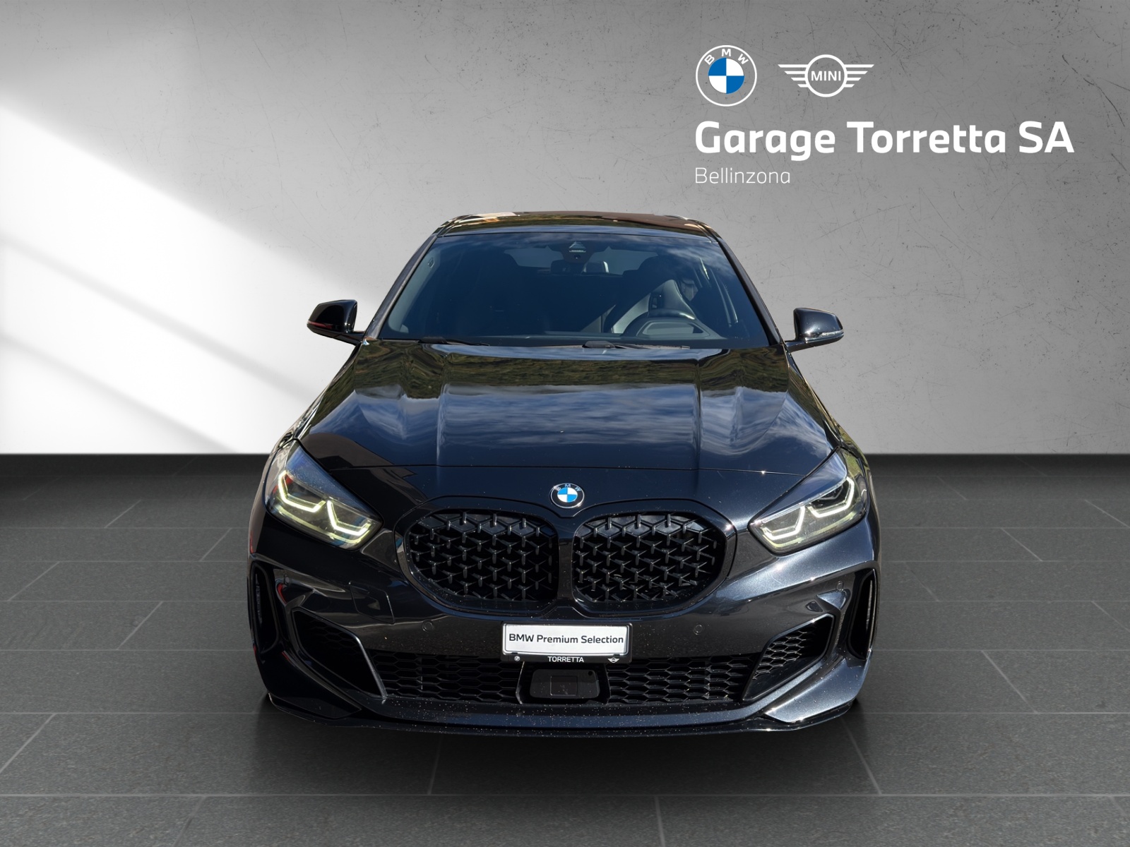 BMW M135i xDrive Steptronic-image-7