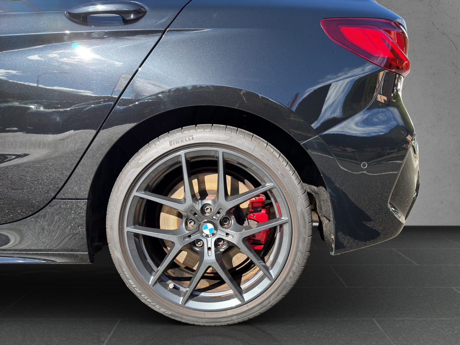 BMW M135i xDrive Steptronic-image-11