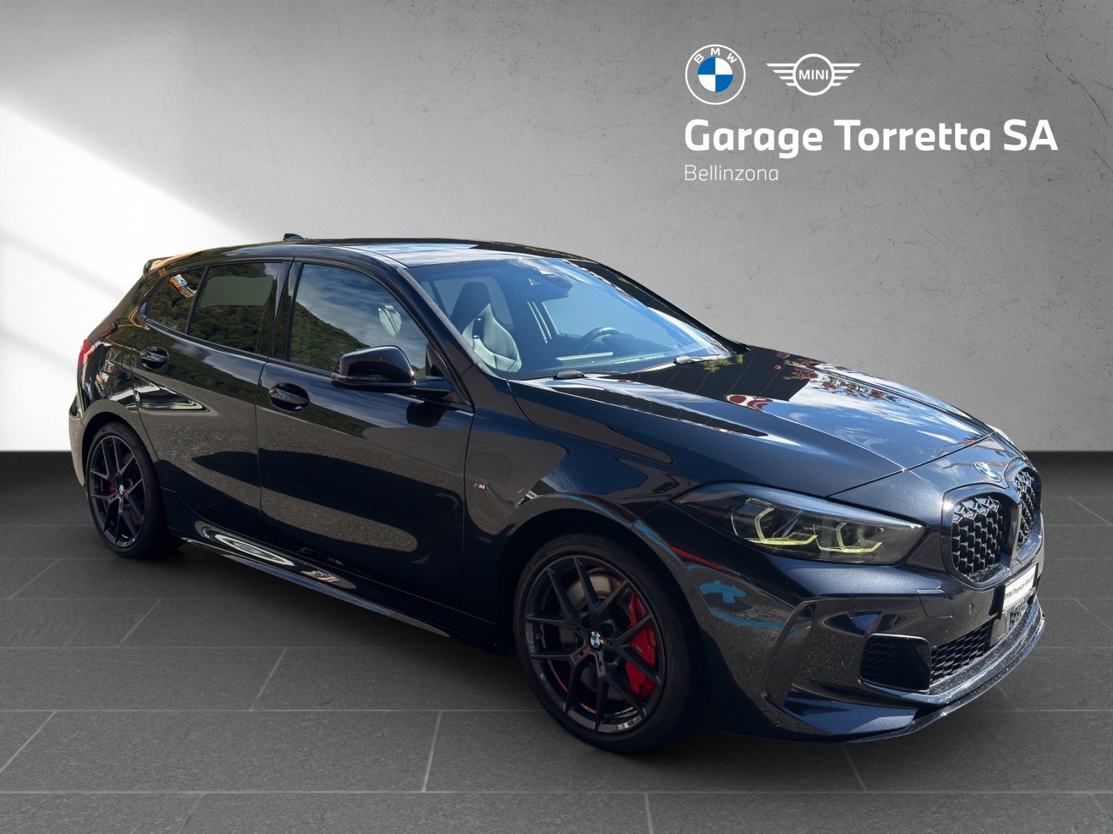 BMW M135i xDrive Steptronic-image-6
