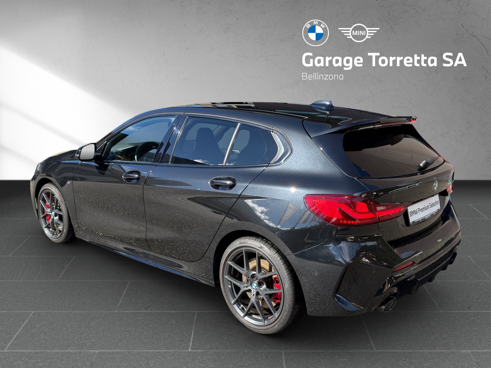 BMW M135i xDrive Steptronic-image-2