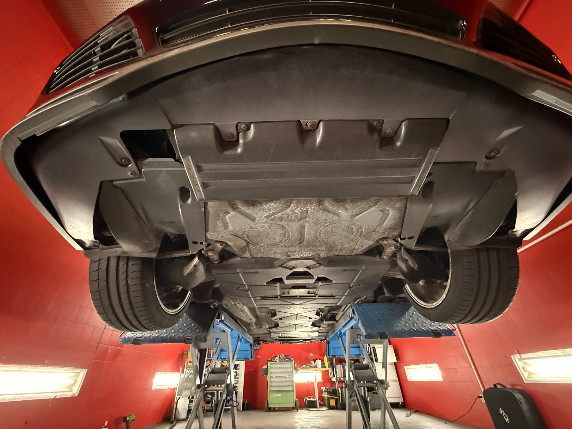 PORSCHE 911 ( 996.2 ) Carrera 4S 3.6 / Frisch ab MFK + ab Porsche 111 Punkte Chek **-image-29